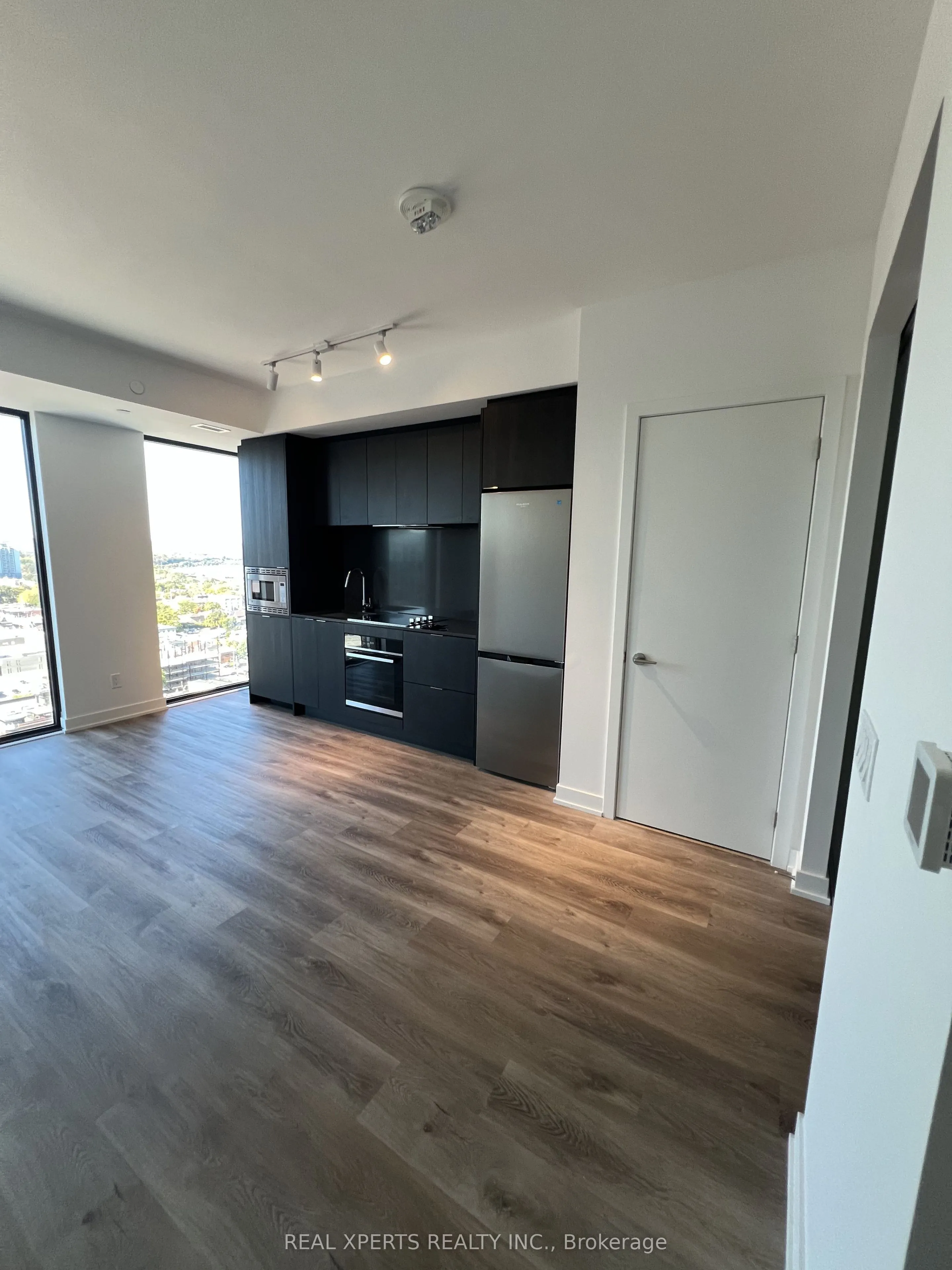 91 John Street N #2107
