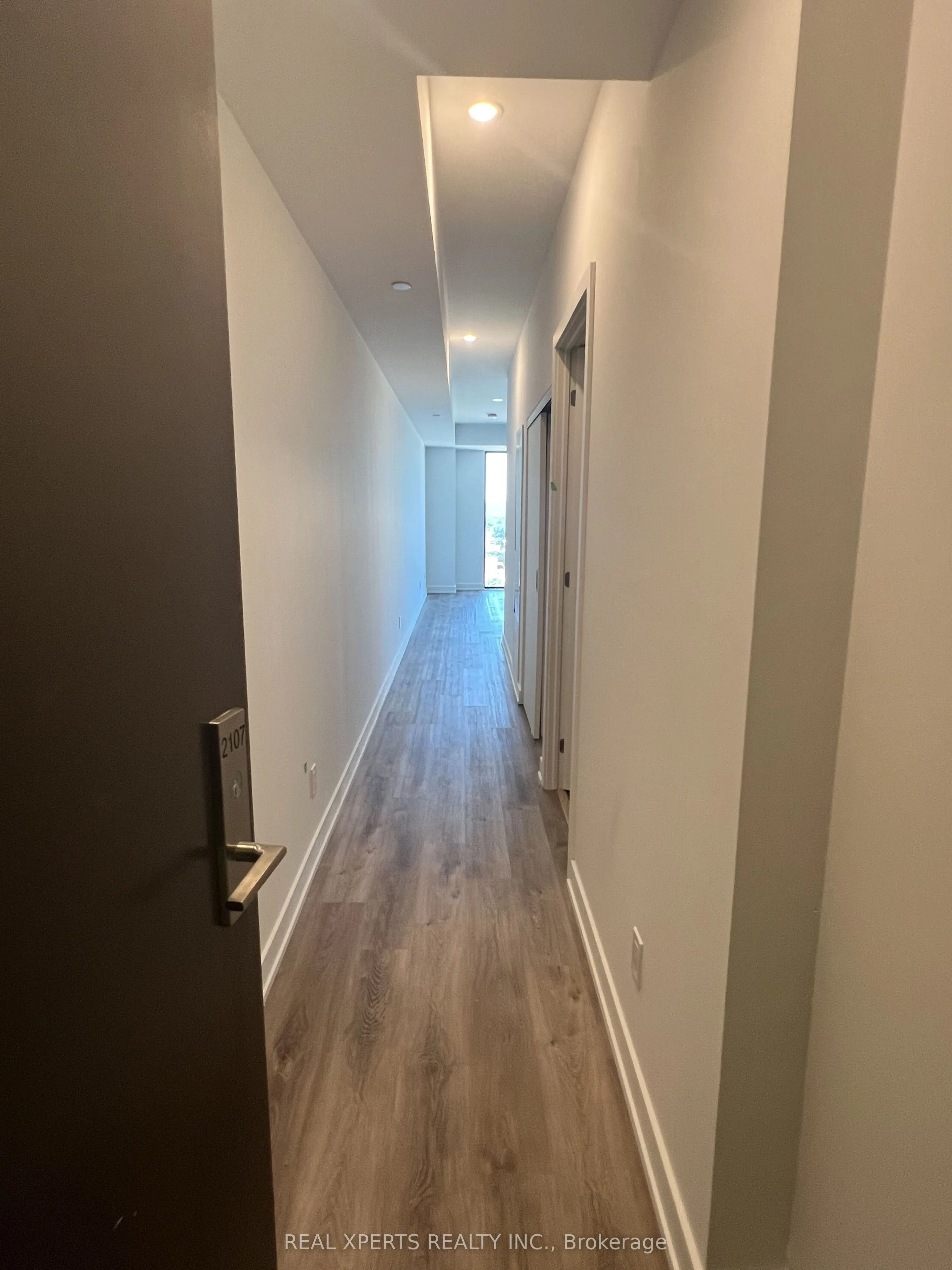 91 John Street N #2107