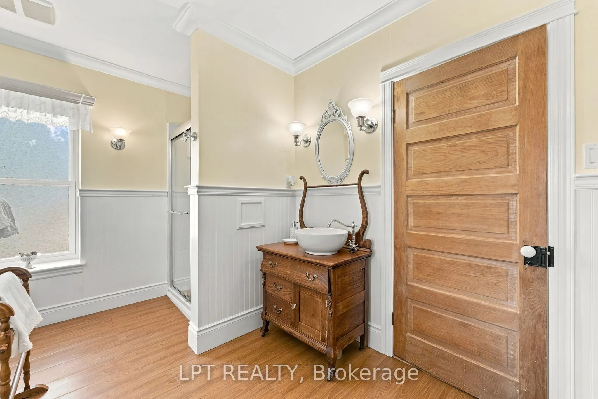 151 Parkhill Main Street