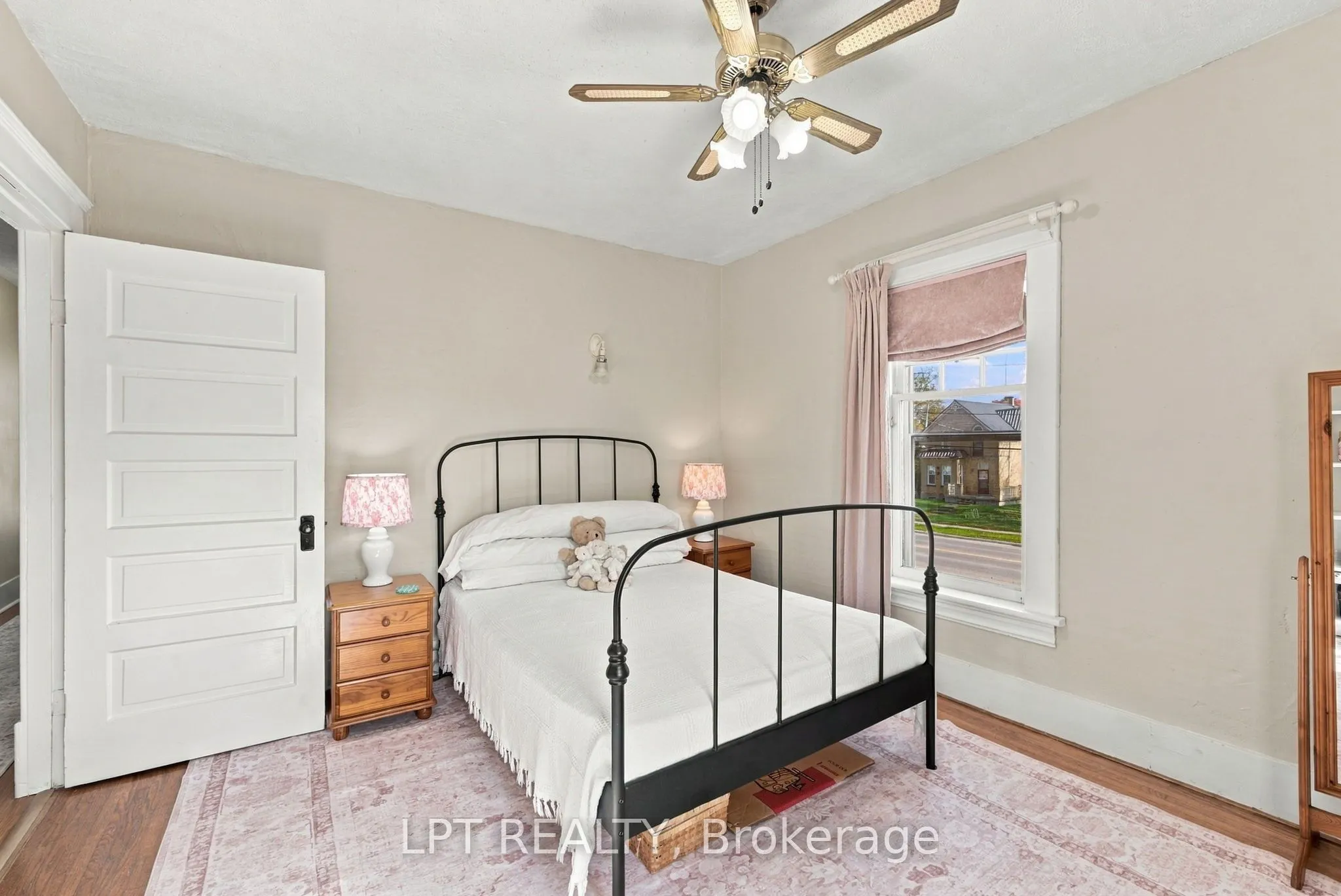 151 Parkhill Main Street