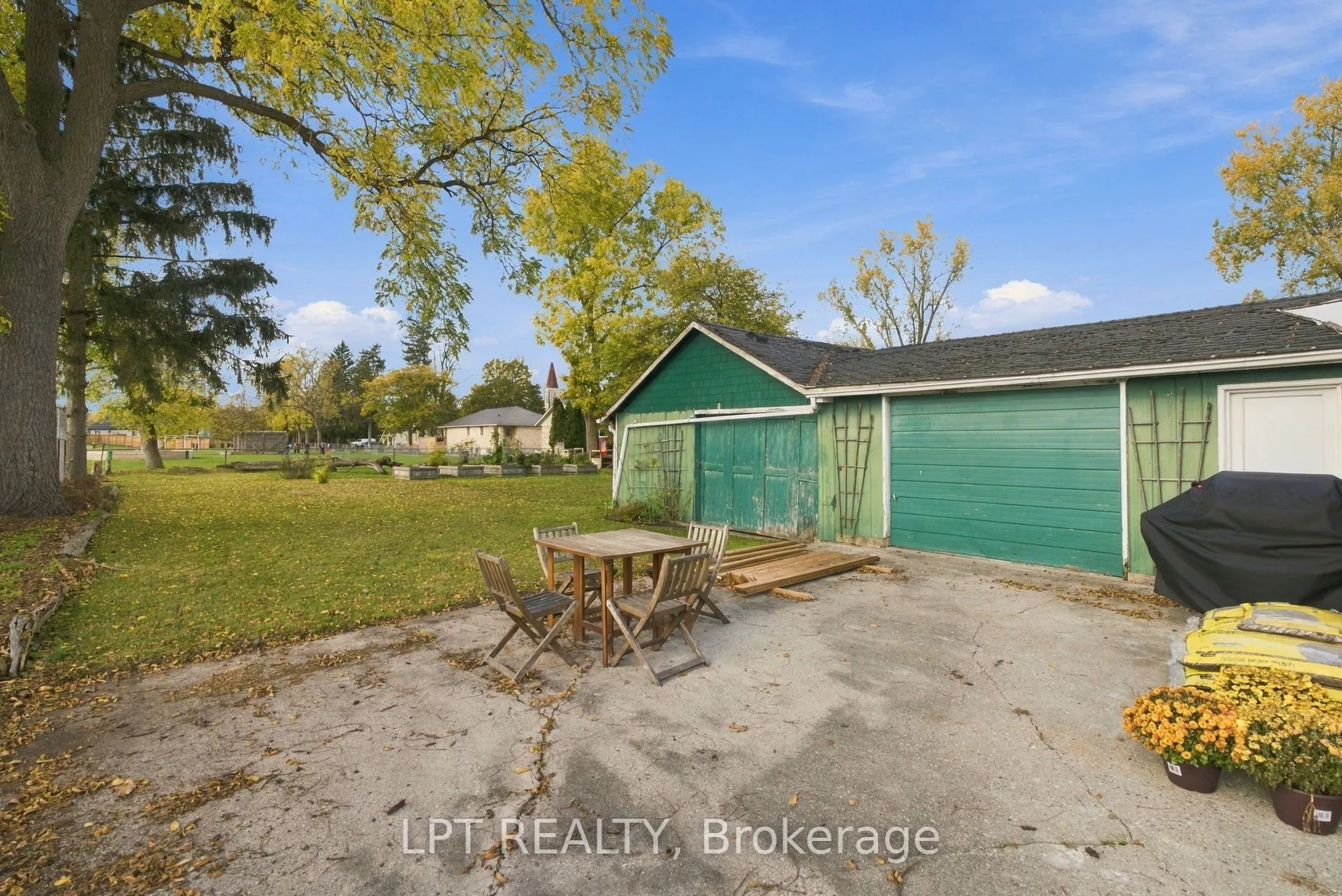 151 Parkhill Main Street