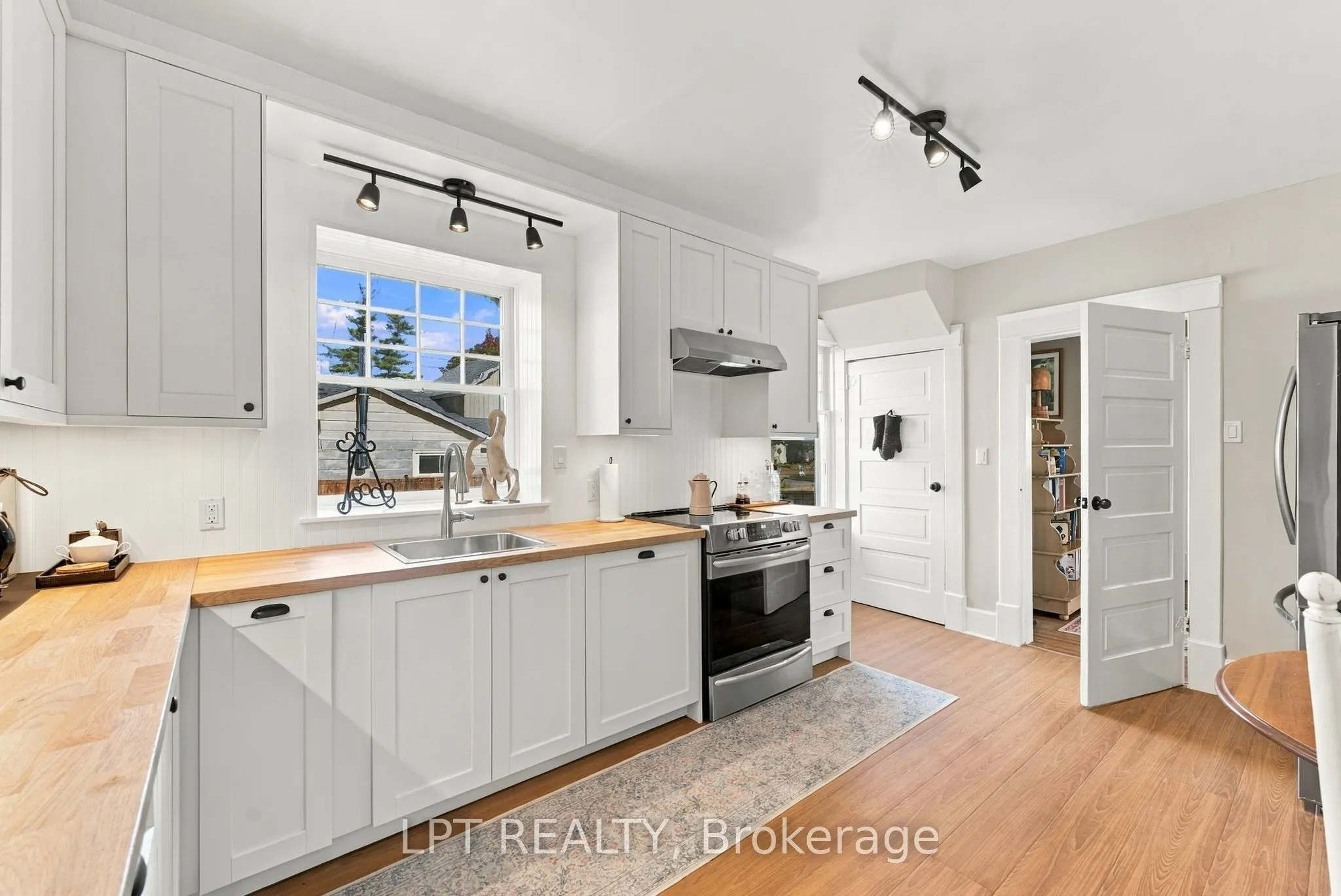151 Parkhill Main Street