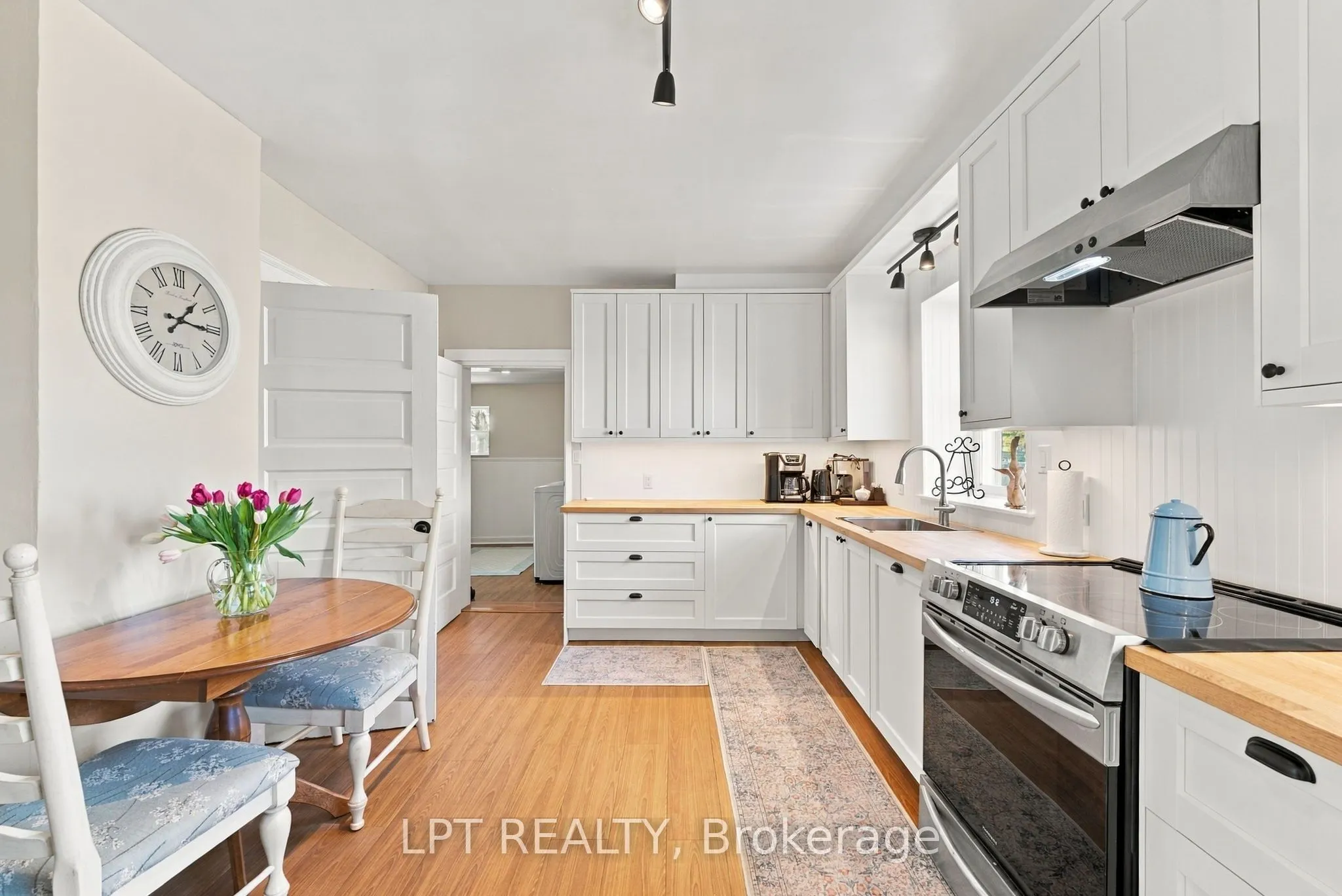 151 Parkhill Main Street
