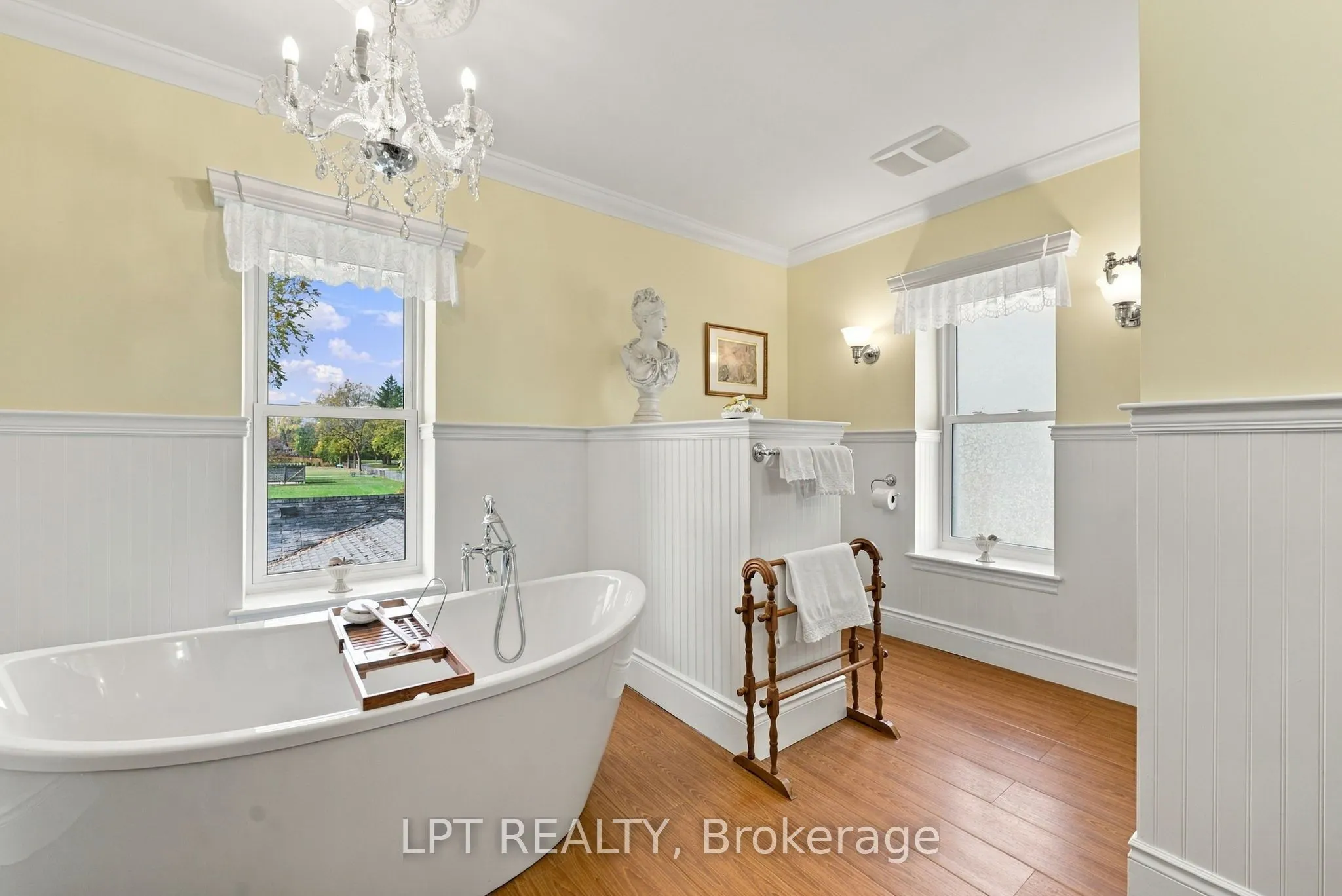 151 Parkhill Main Street