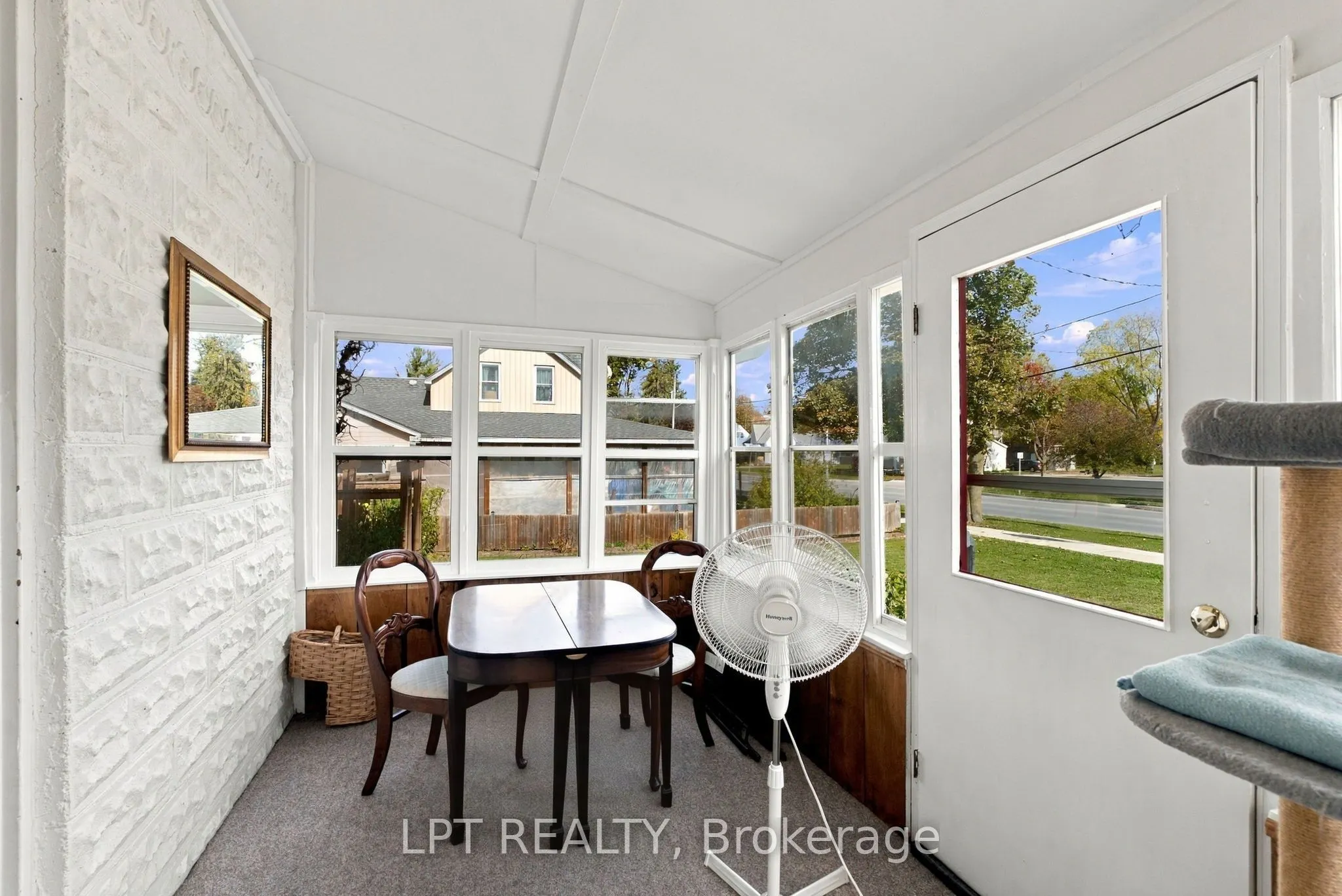 151 Parkhill Main Street