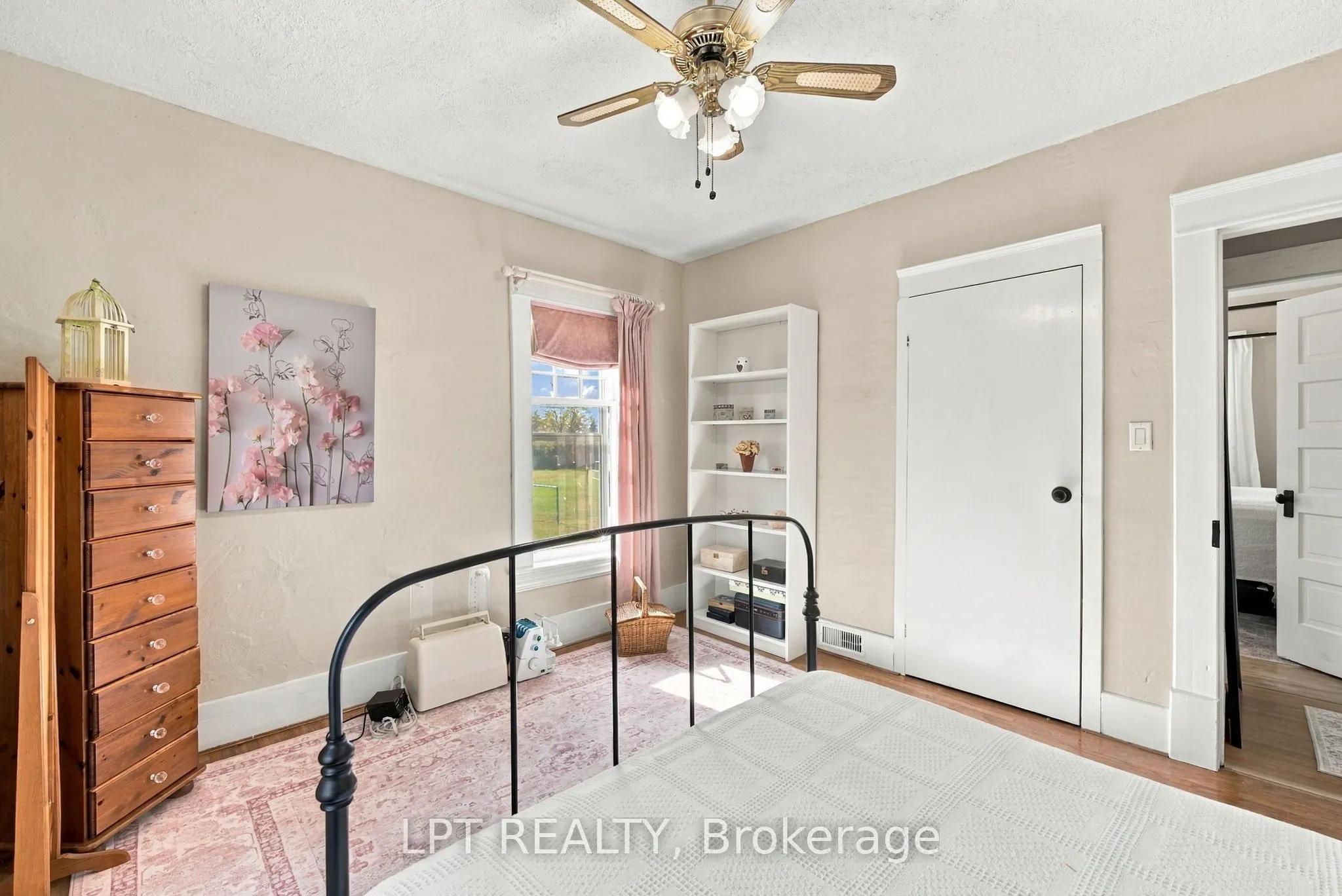 151 Parkhill Main Street