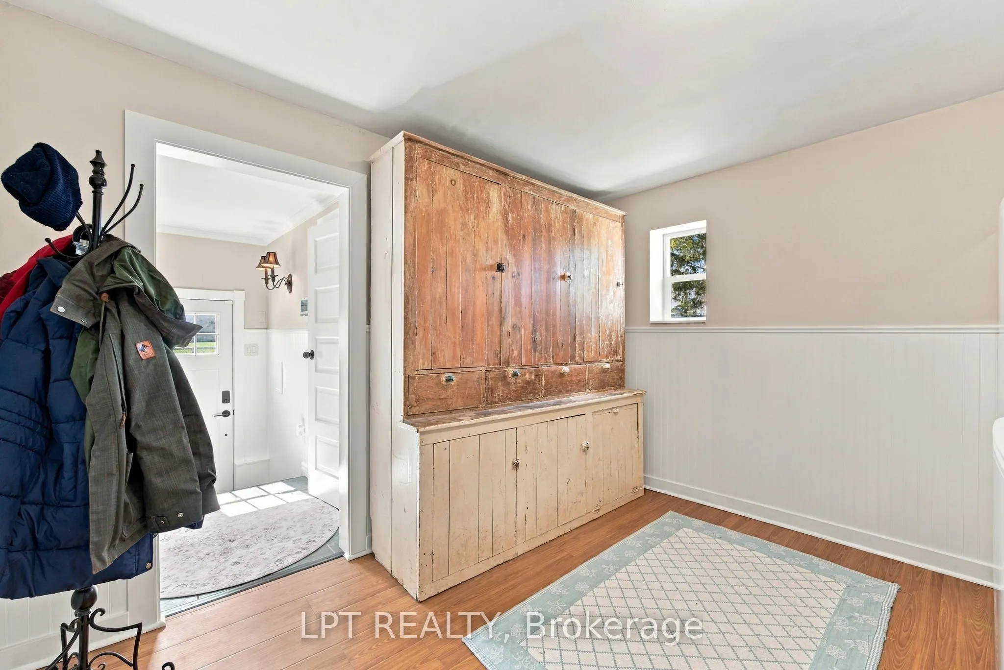 151 Parkhill Main Street