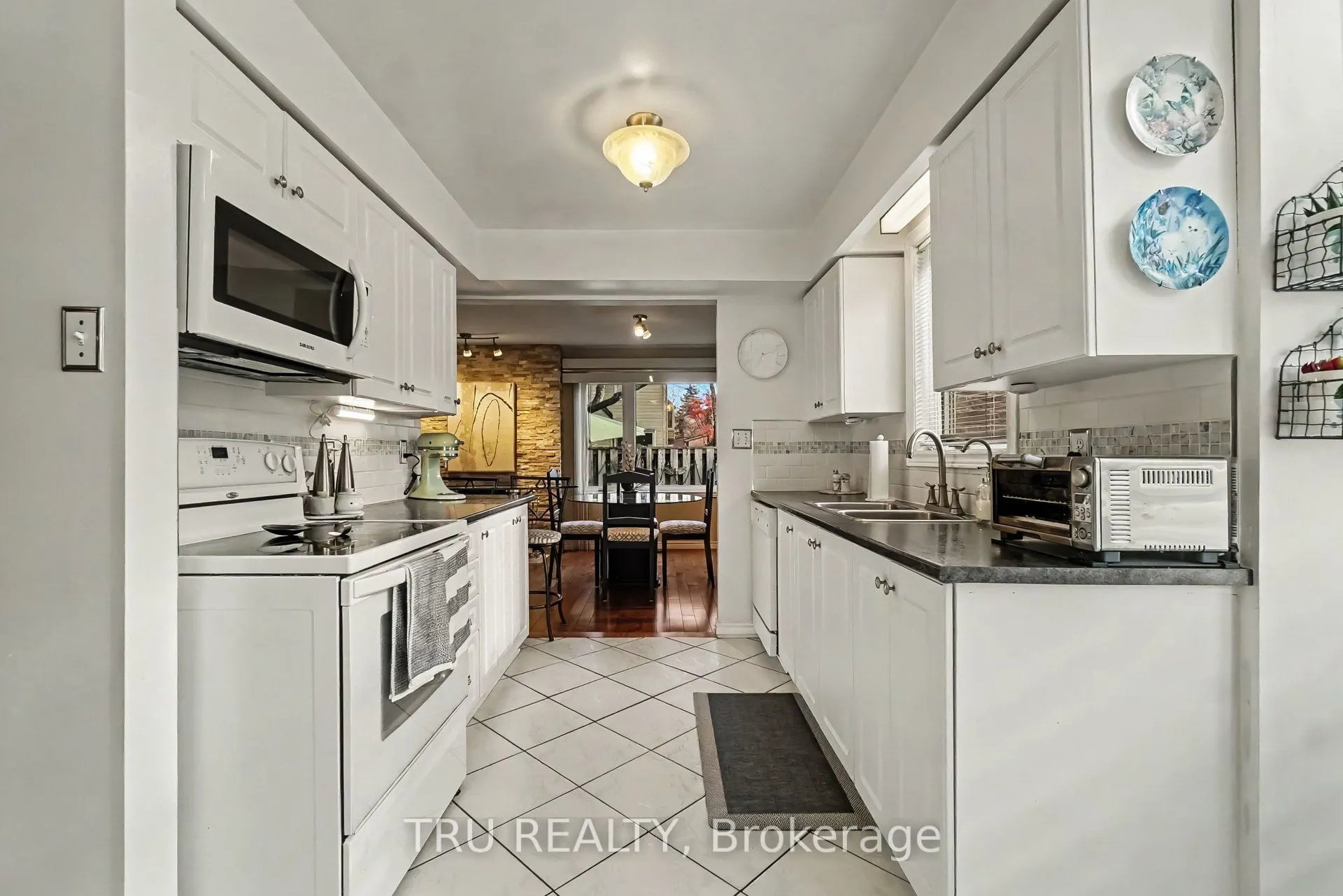 710 Coronation Avenue #10