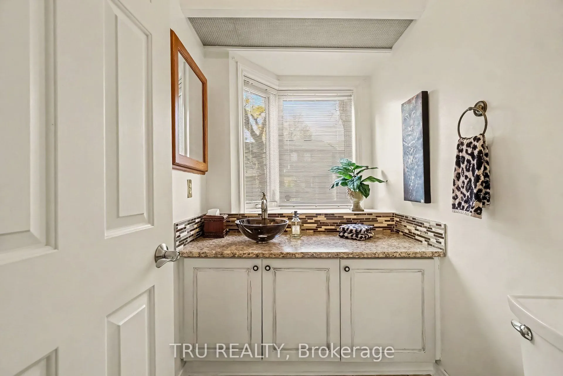 710 Coronation Avenue #10