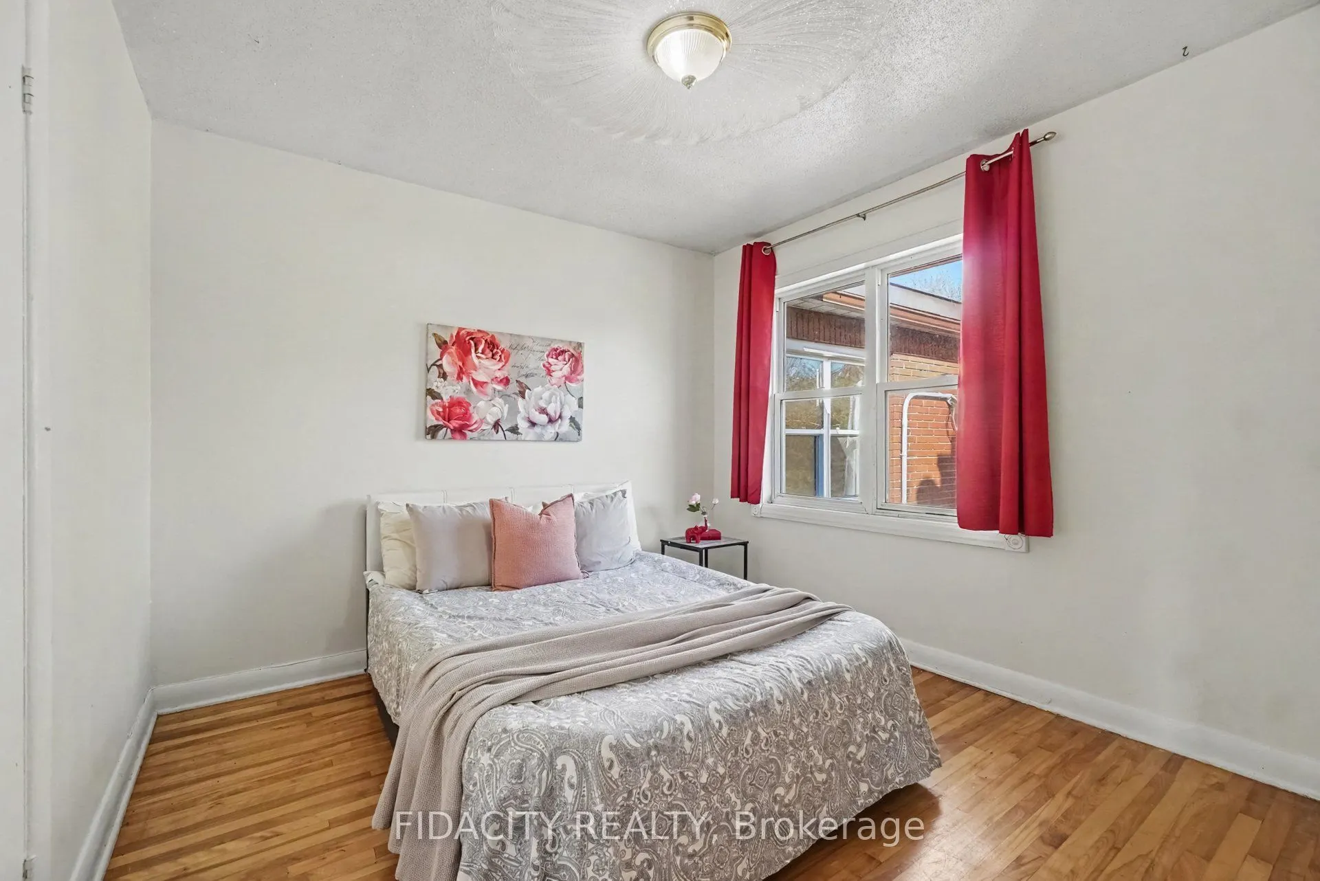 1047 Hollington Street