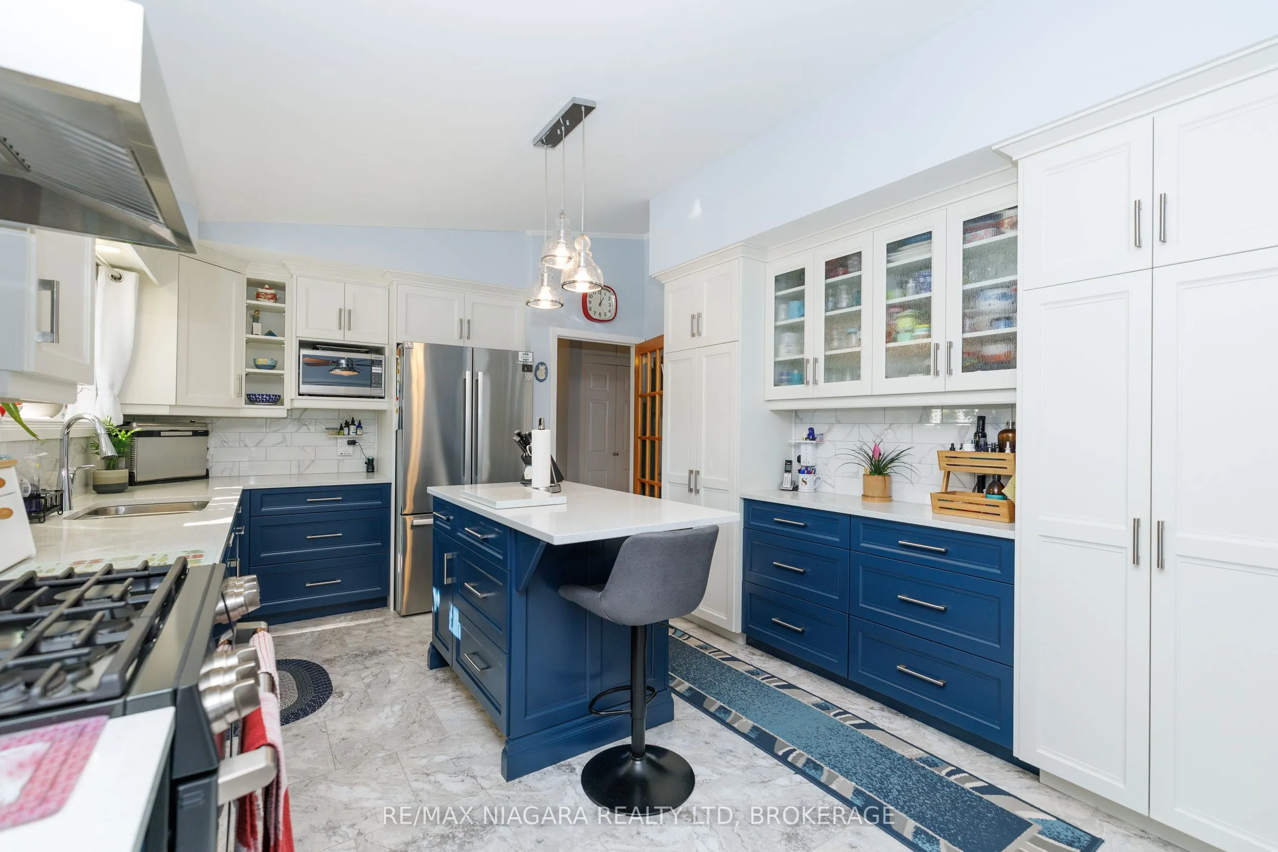 3984 Elm Street