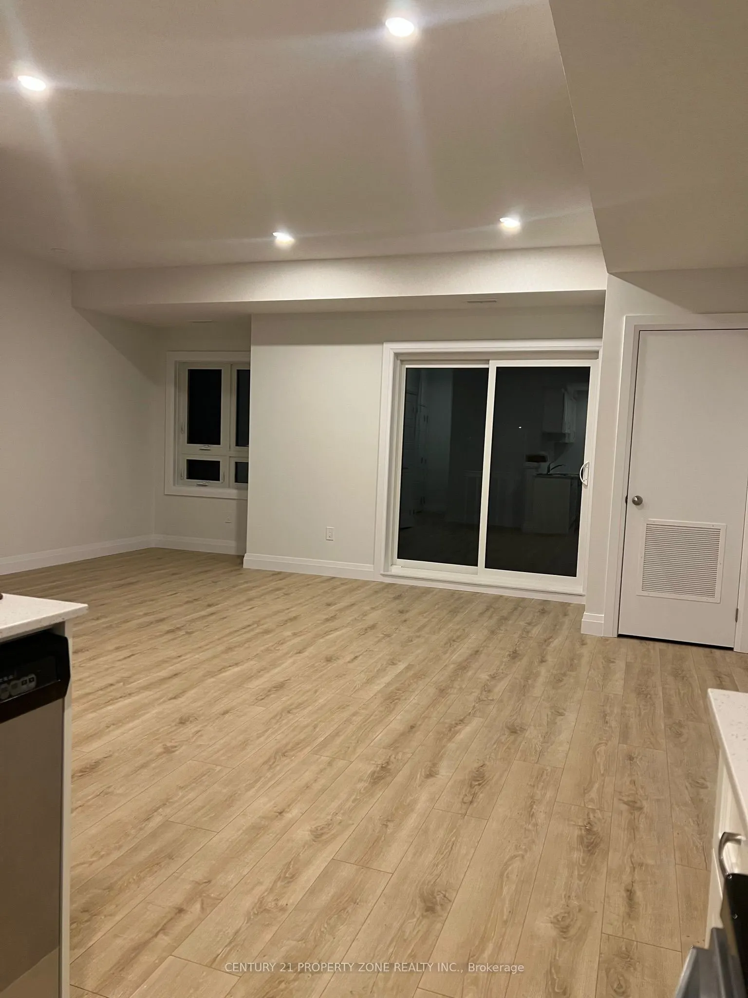 600 Victoria Street S #19