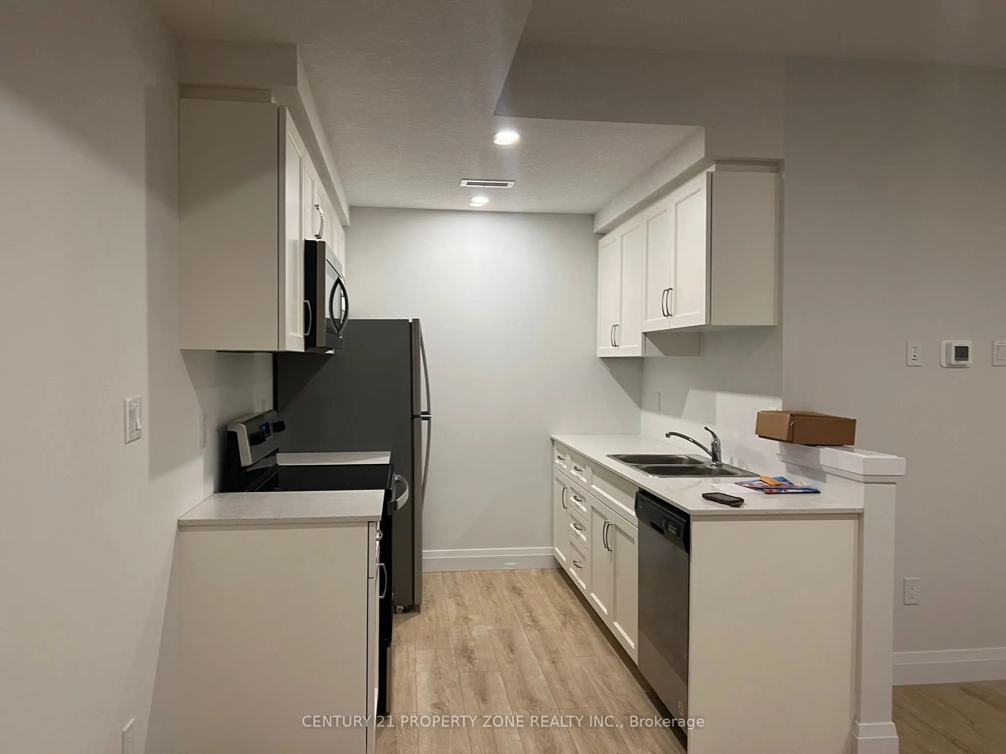 600 Victoria Street S #19