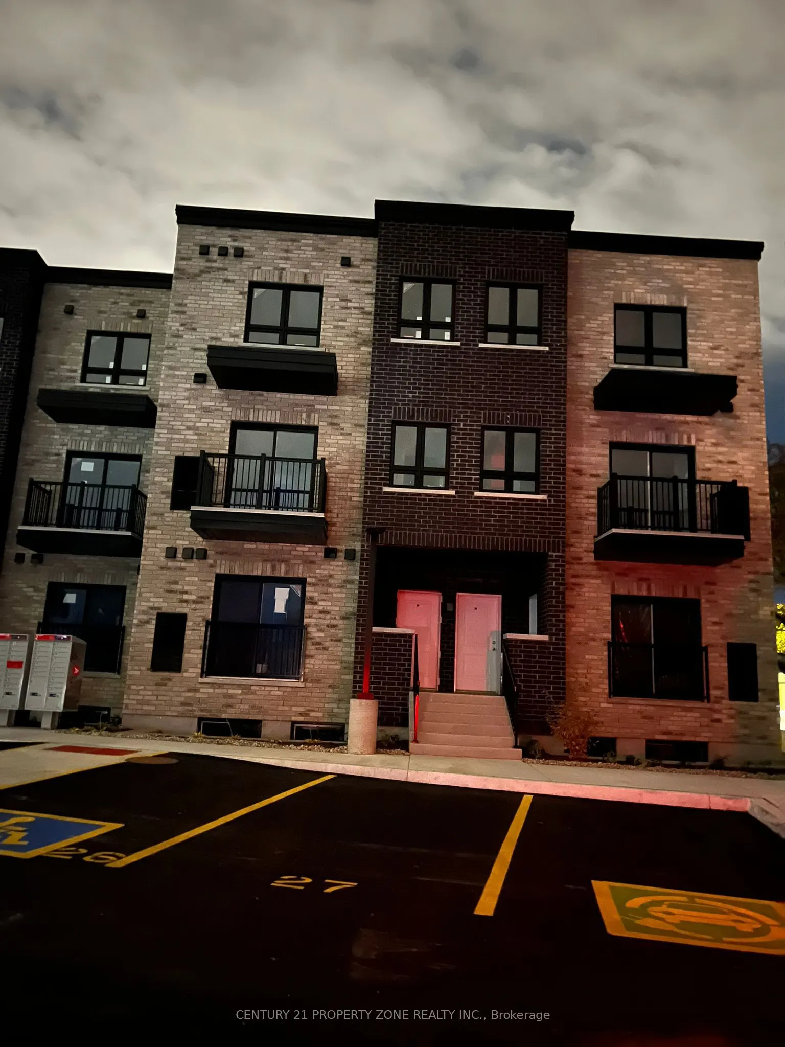 600 Victoria Street S #19