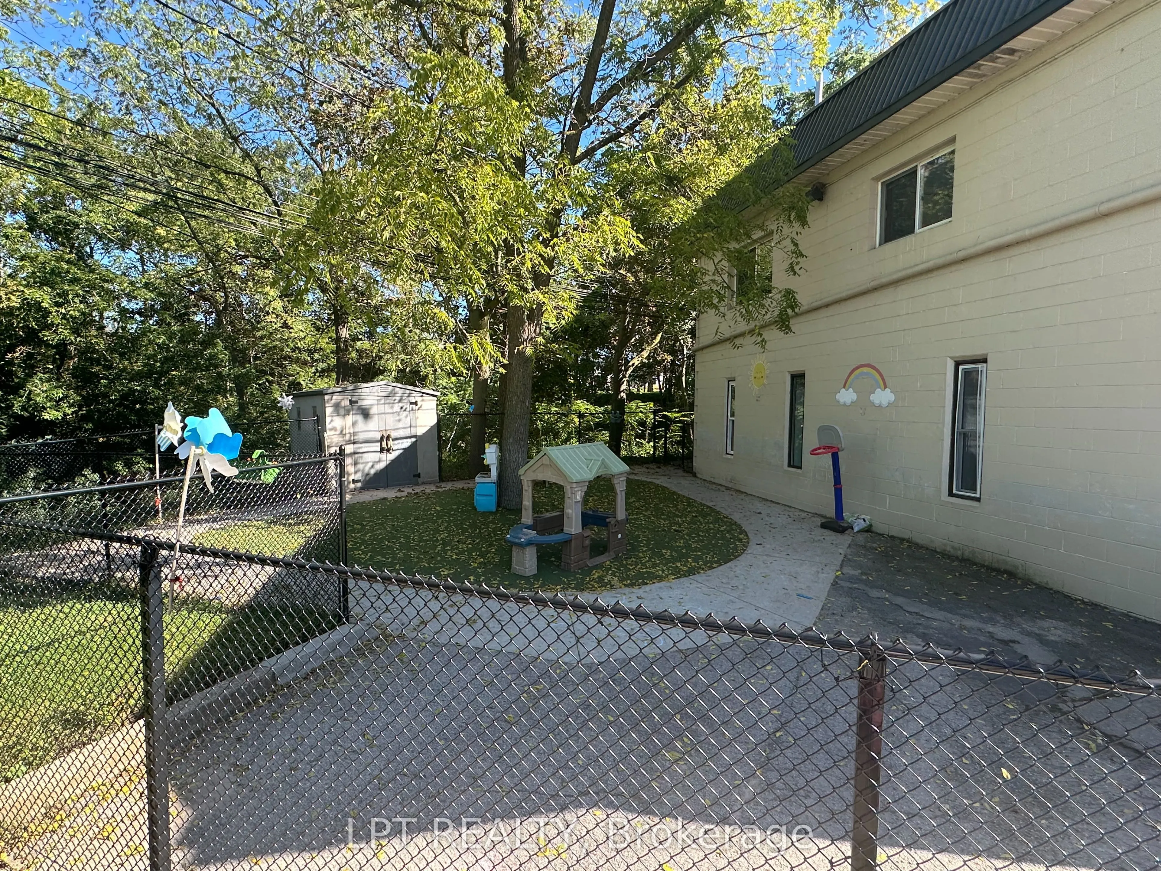 76 Main Street W #13-14