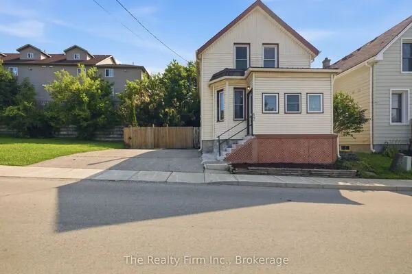 17 Douglas Street