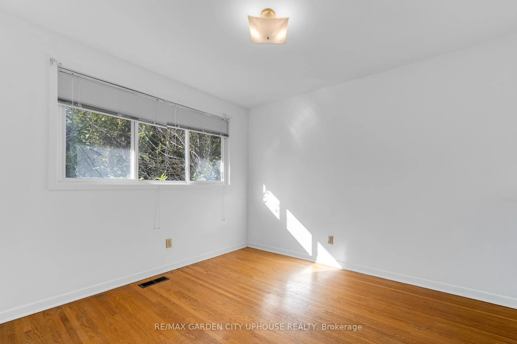 3083 PORTAGE Road #MAIN FLOOR