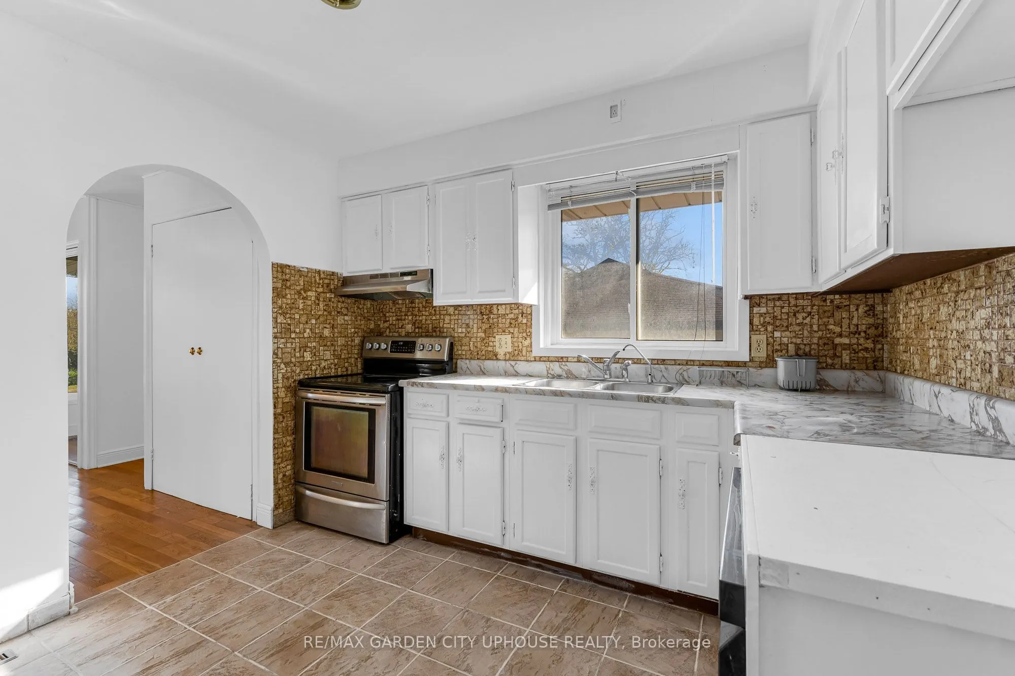 3083 PORTAGE Road #MAIN FLOOR