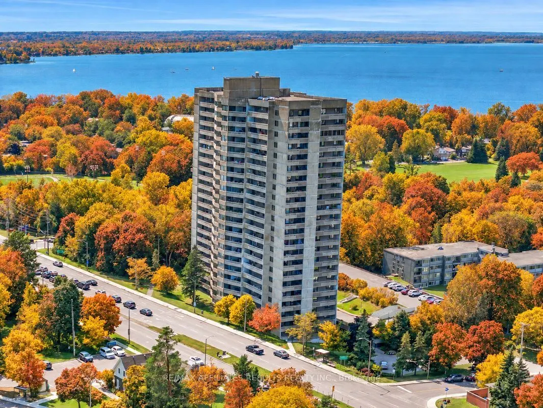 415 Greenview Avenue #408
