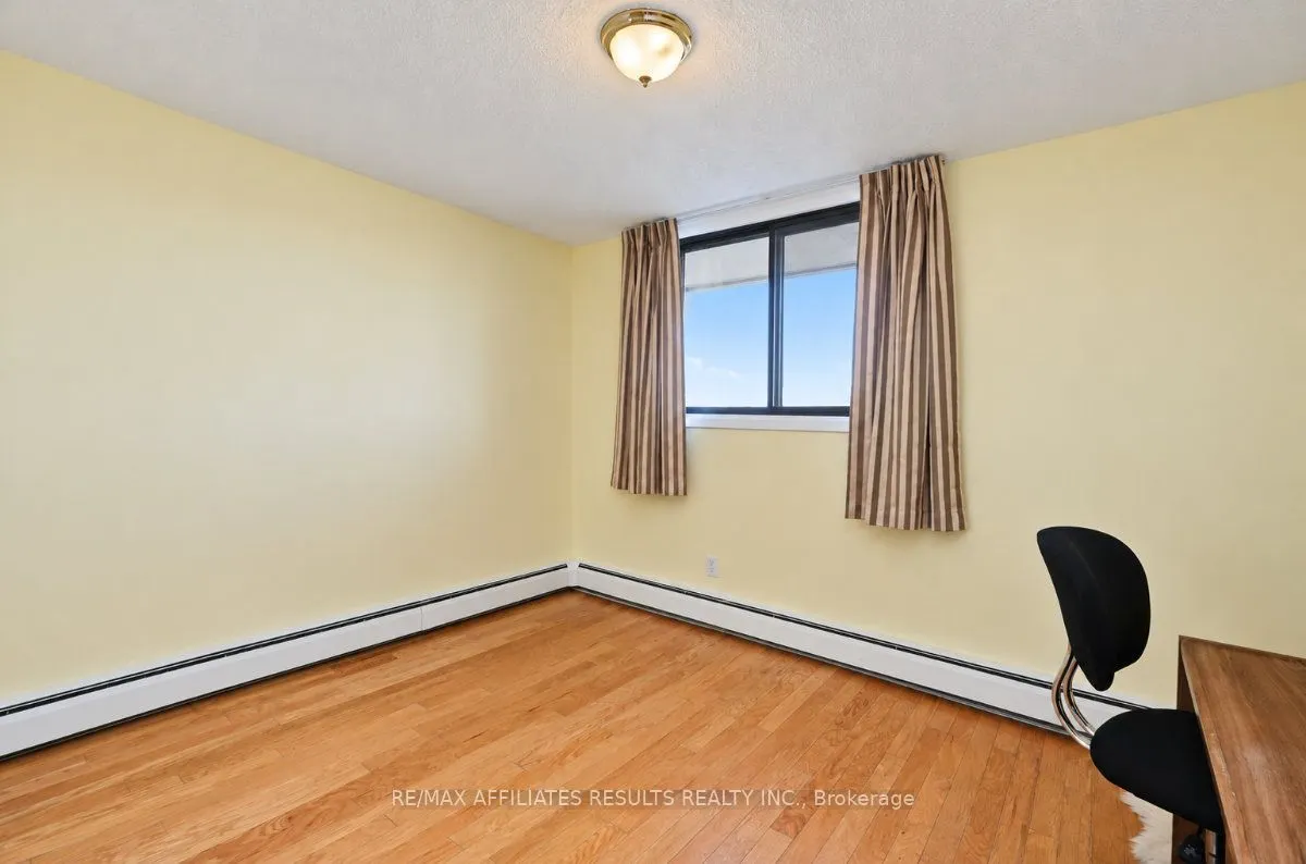 415 Greenview Avenue #408