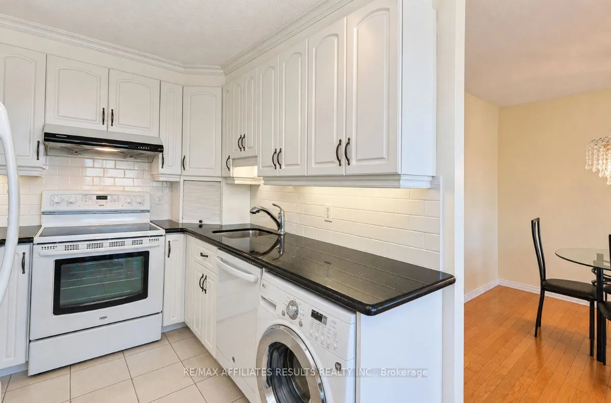 415 Greenview Avenue #408