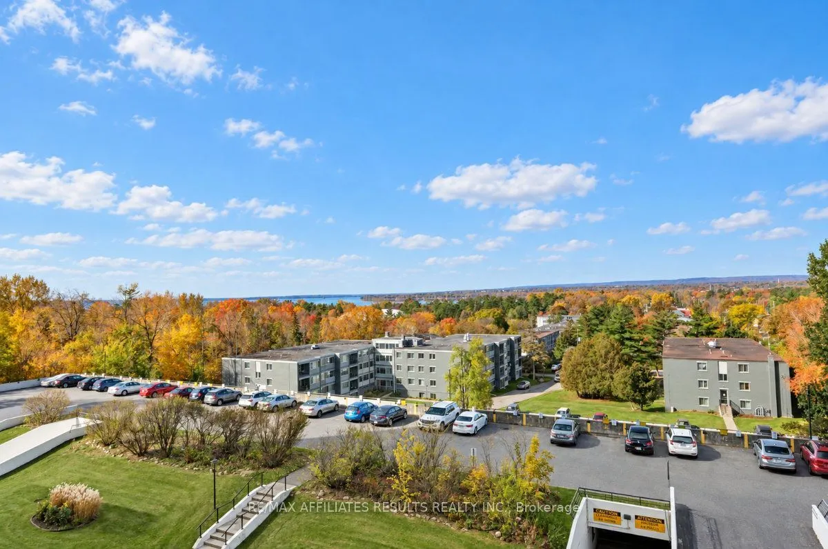 415 Greenview Avenue #408