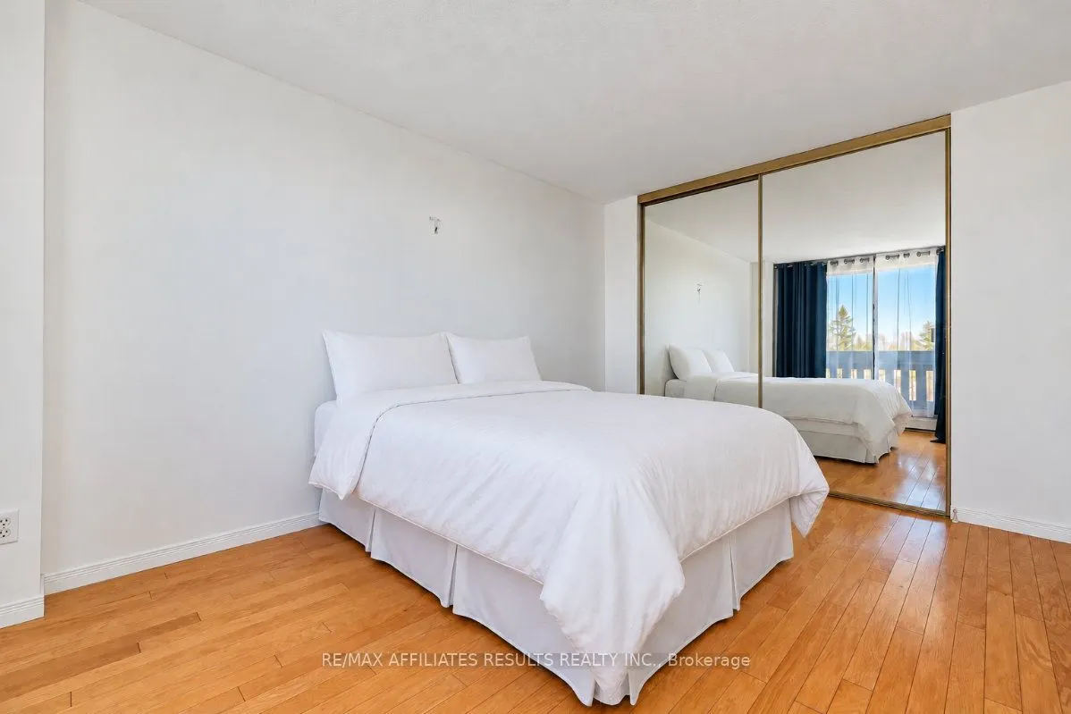 415 Greenview Avenue #408