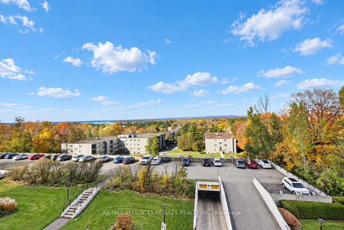 415 Greenview Avenue #408