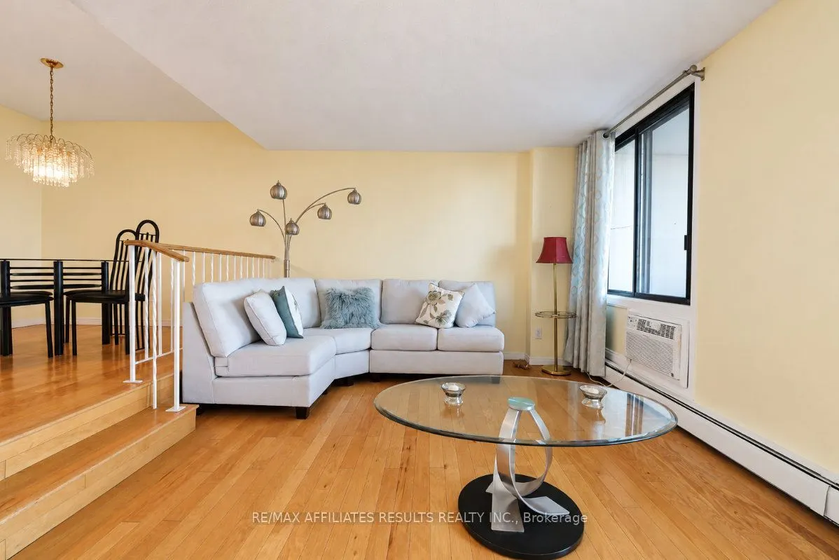 415 Greenview Avenue #408