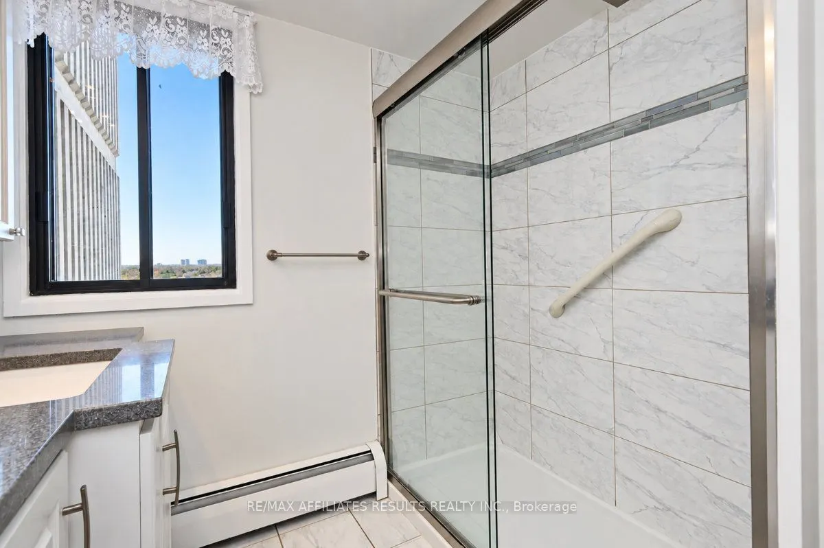 415 Greenview Avenue #408