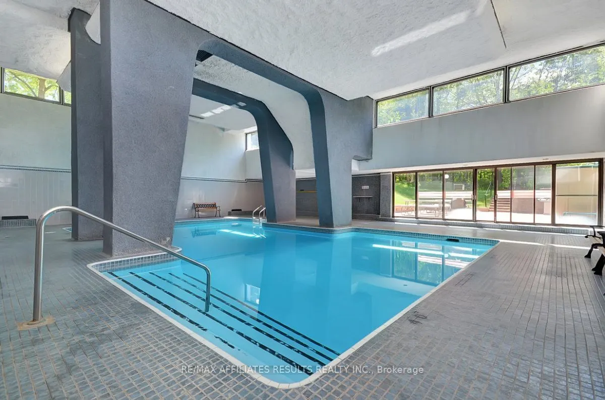 415 Greenview Avenue #408