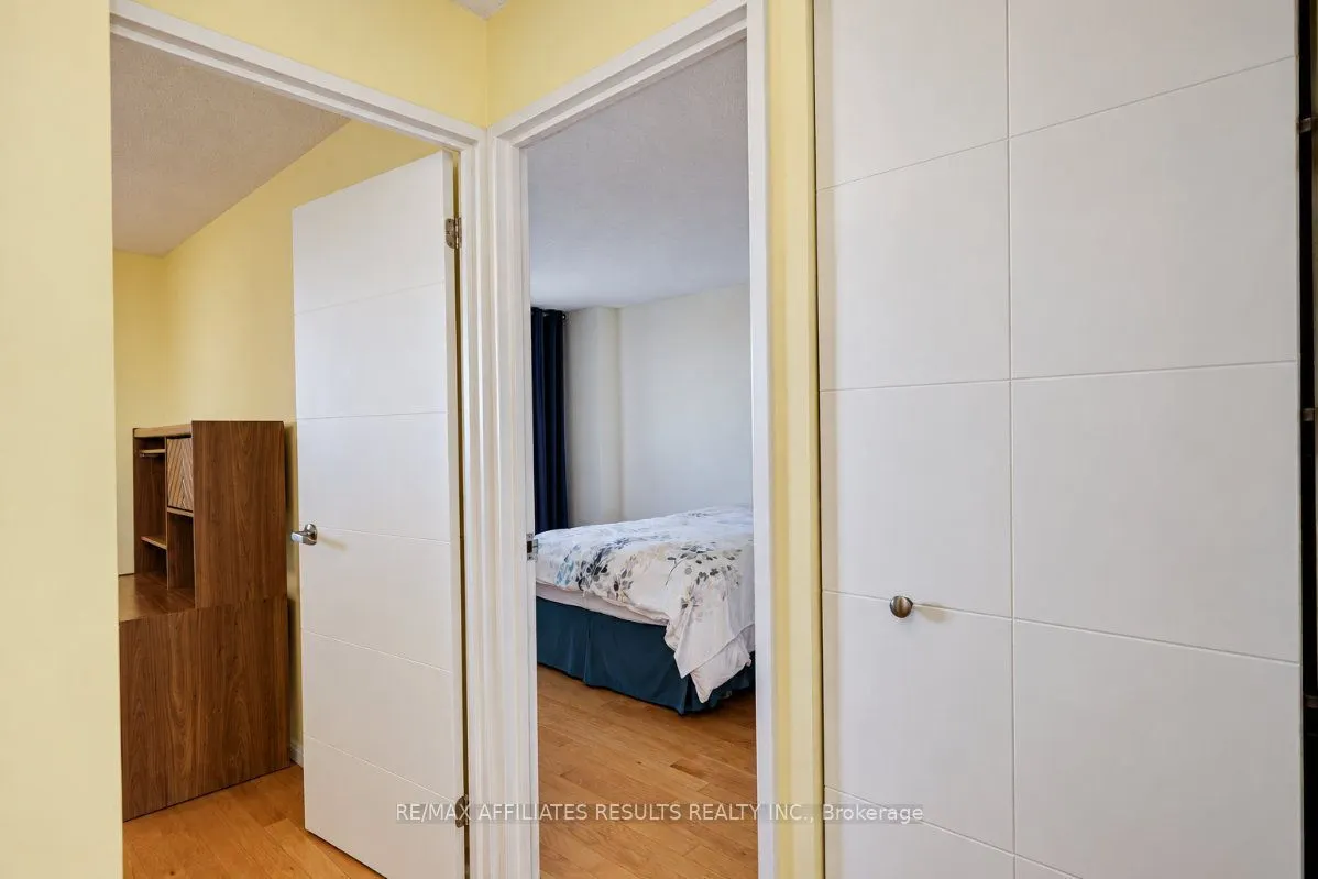 415 Greenview Avenue #408