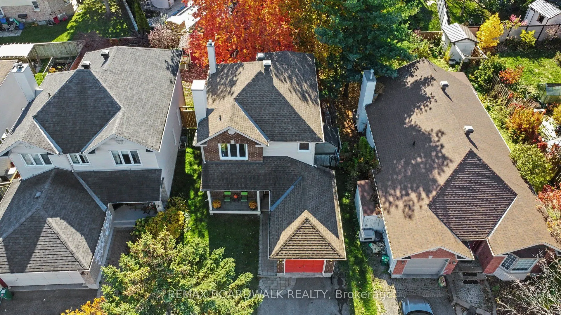 869 Clearcrest Crescent