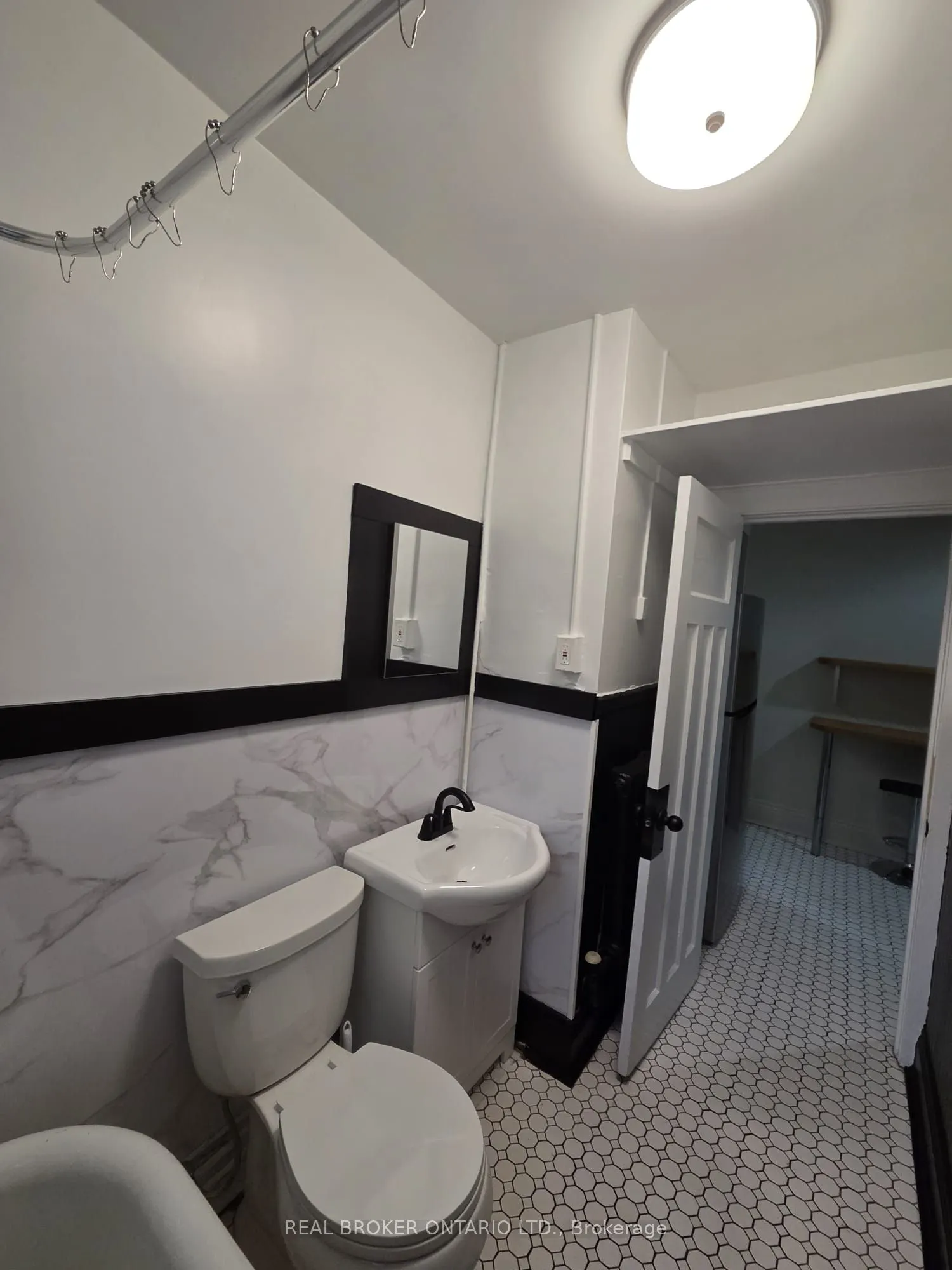 479 Aberdeen Avenue #4