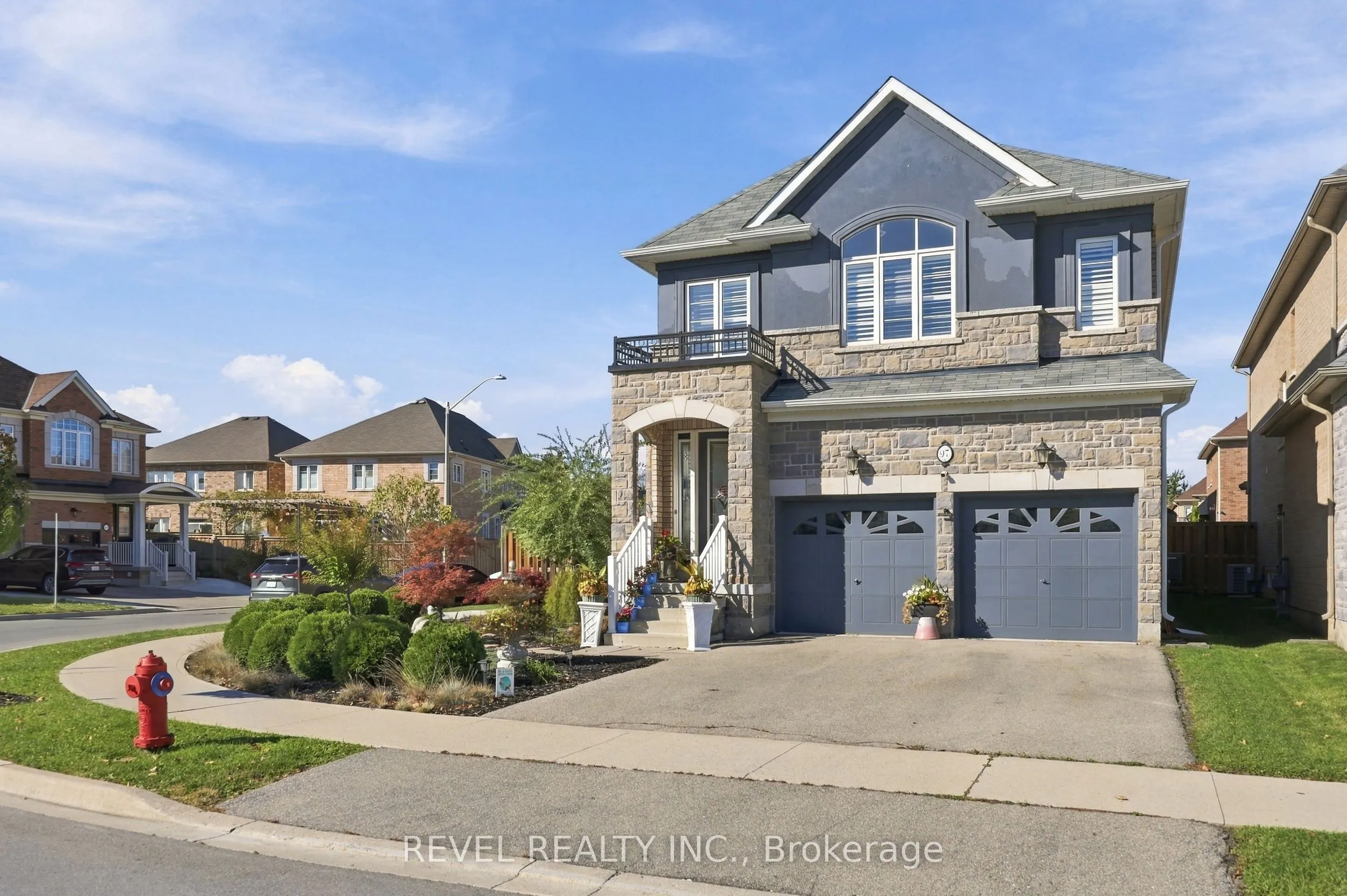 97 Narbonne Crescent