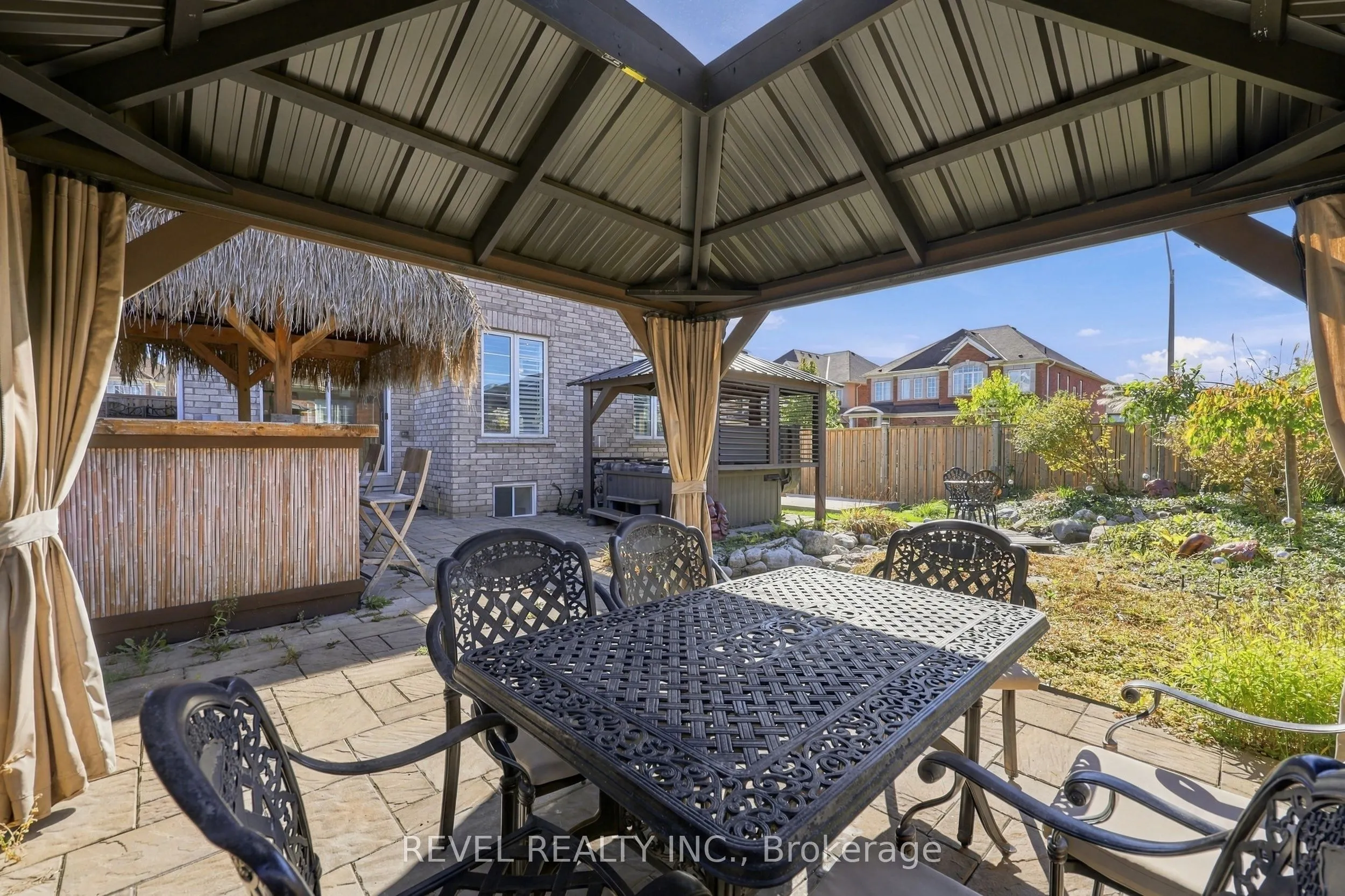 97 Narbonne Crescent