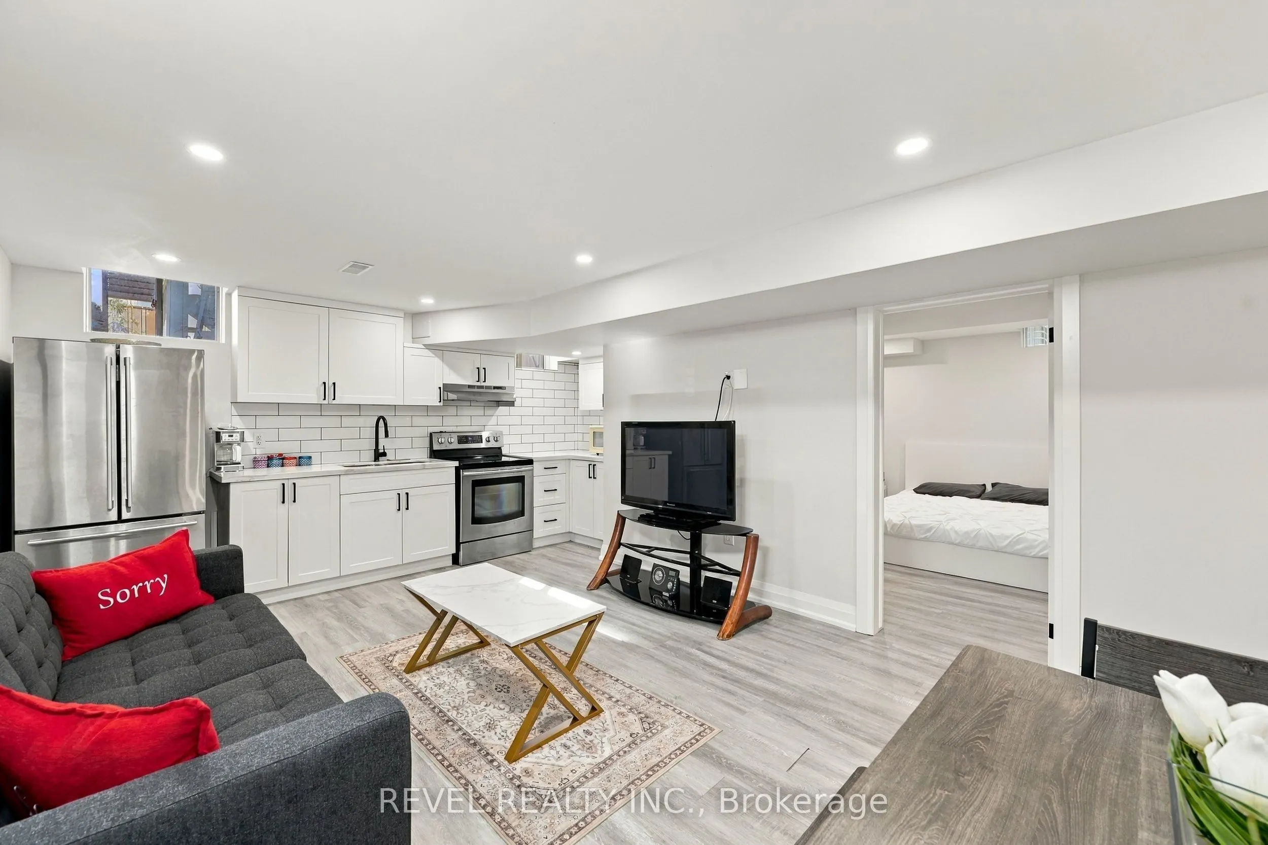 97 Narbonne Crescent