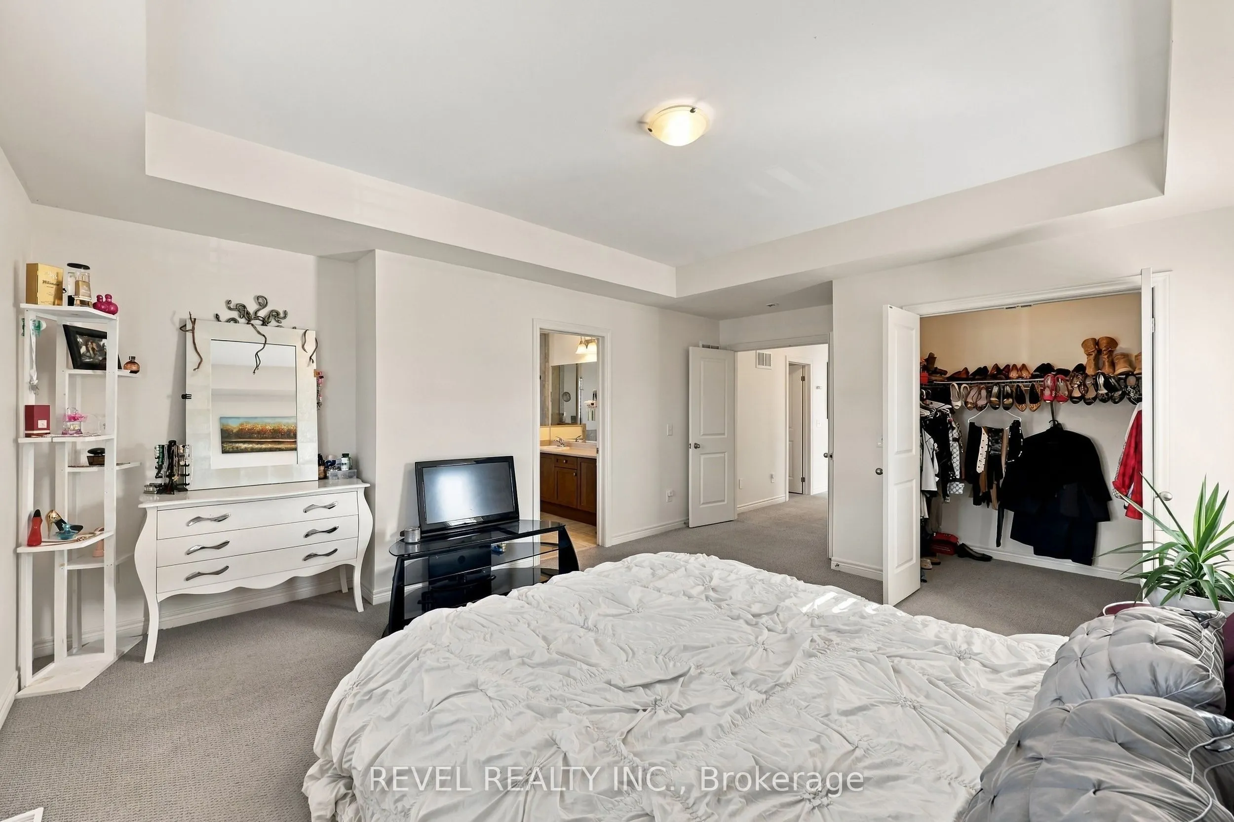 97 Narbonne Crescent