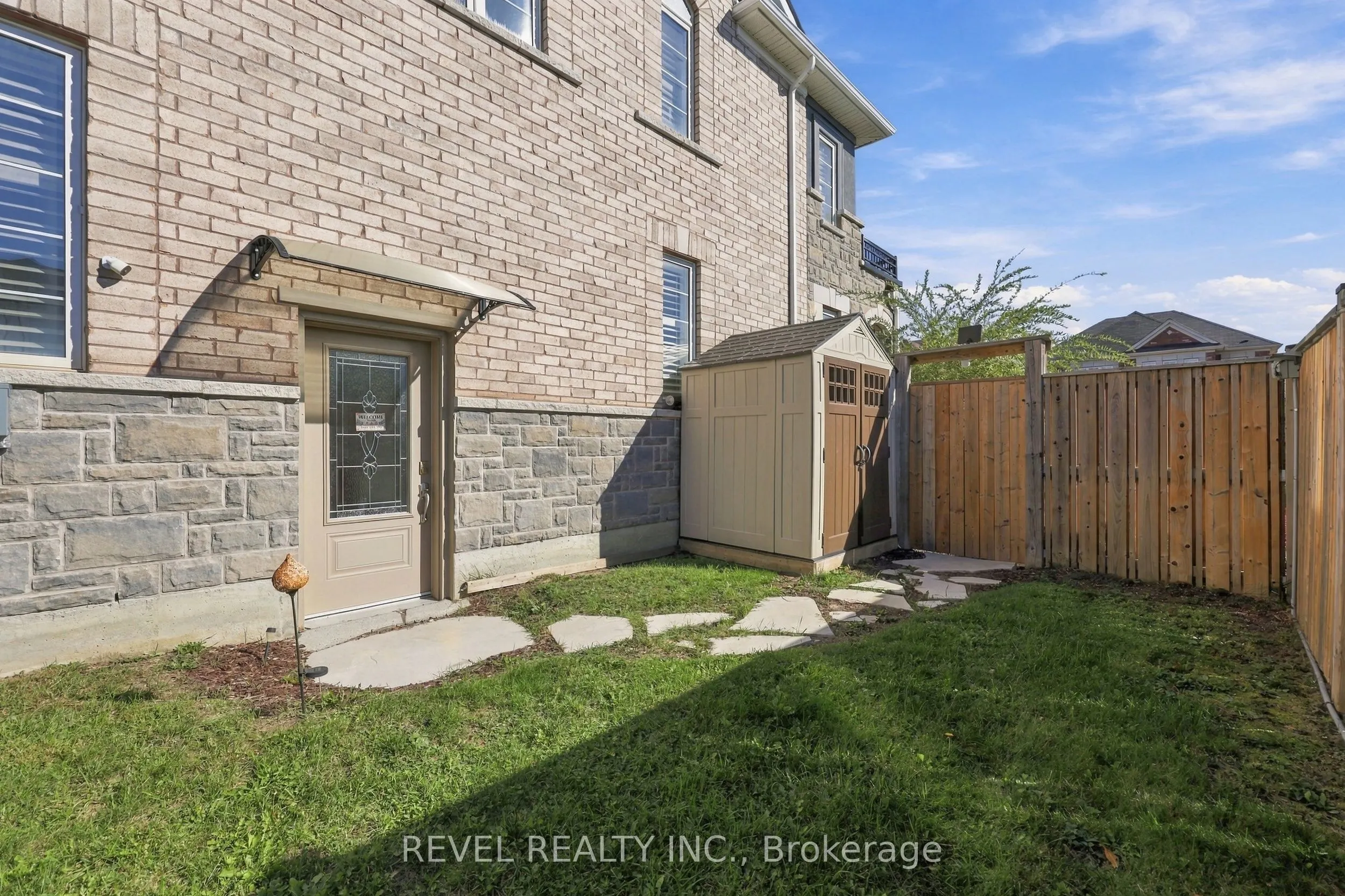 97 Narbonne Crescent