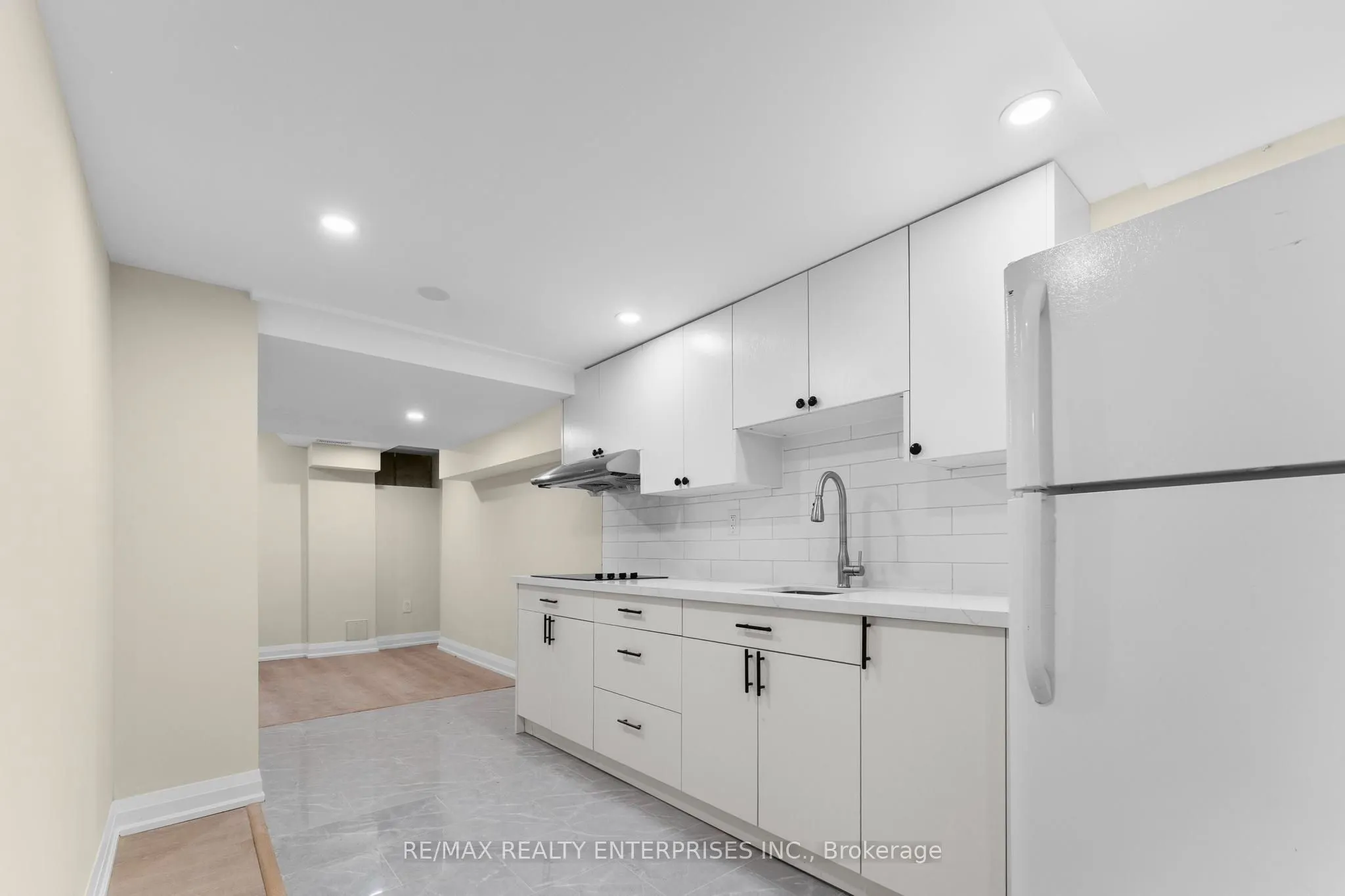 60 Wakelin Terrace #Lower - 2 Bedroom