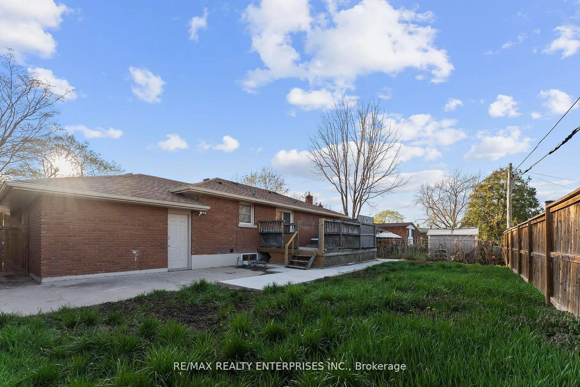 60 Wakelin Terrace #Lower - 2 Bedroom