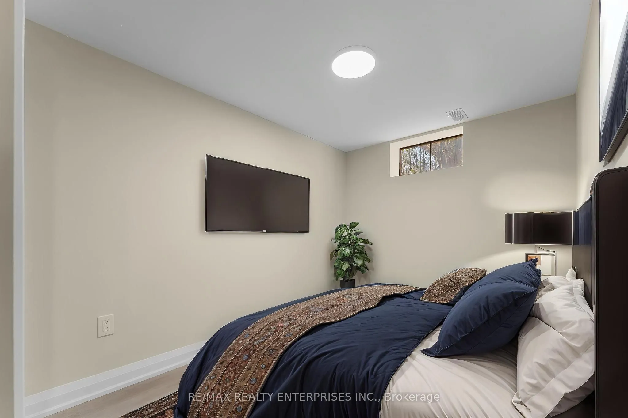 60 Wakelin Terrace #Lower - 2 Bedroom