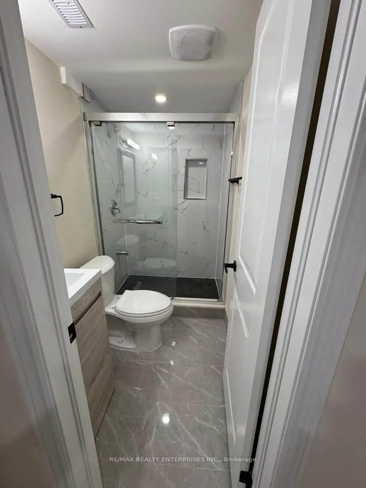 60 Wakelin Terrace #Lower - 2 Bedroom