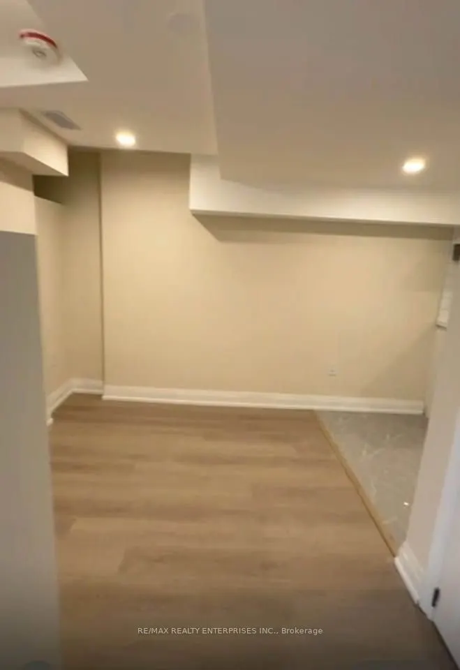 60 Wakelin Terrace #Lower - 2 Bedroom