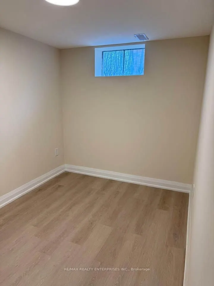 60 Wakelin Terrace #Lower - 2 Bedroom