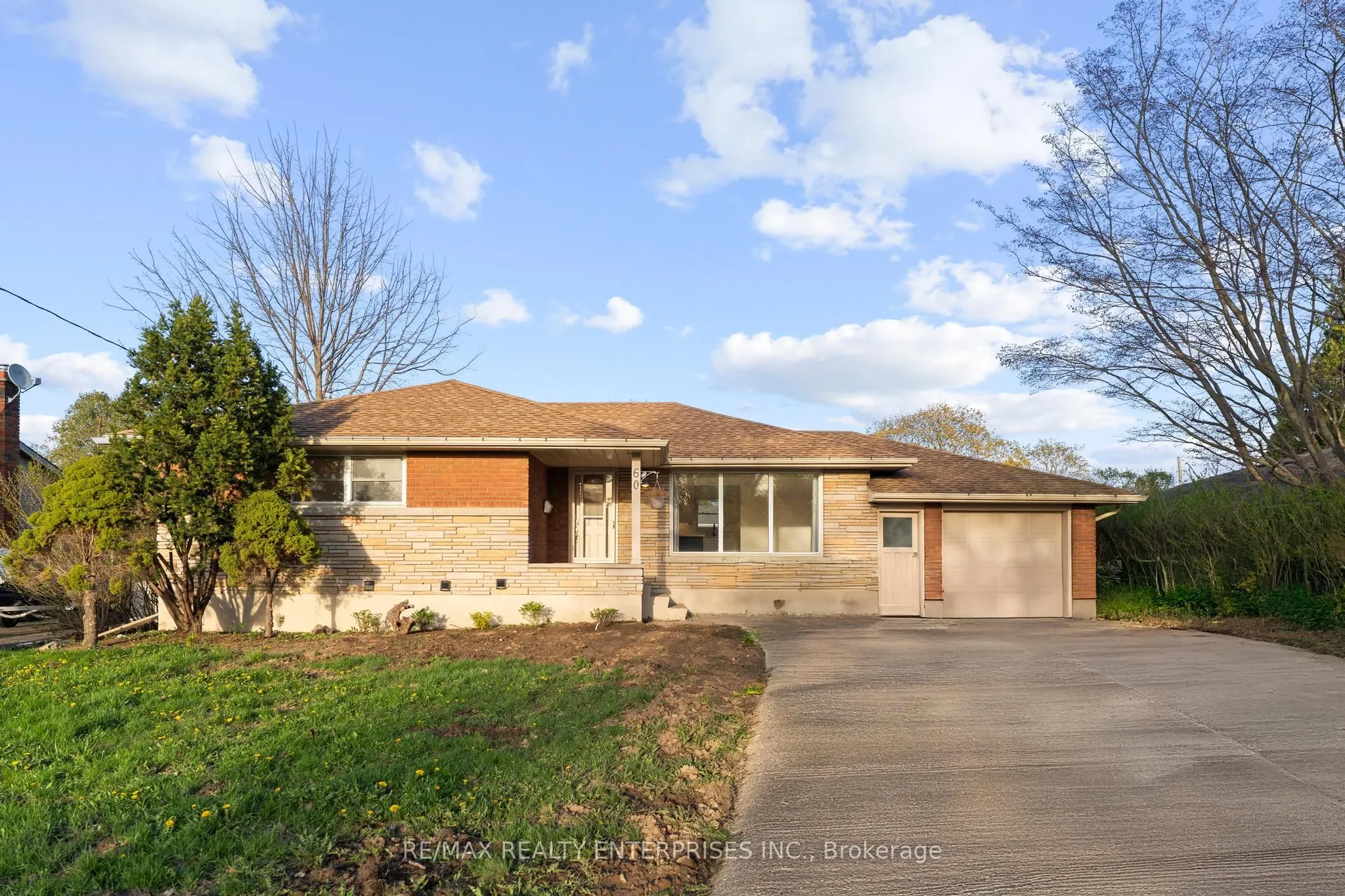 60 Wakelin Terrace #Lower - 2 Bedroom