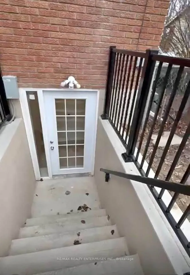 60 Wakelin Terrace #Lower - 2 Bedroom