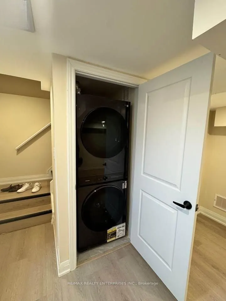60 Wakelin Terrace #Lower - 1 Bedroom