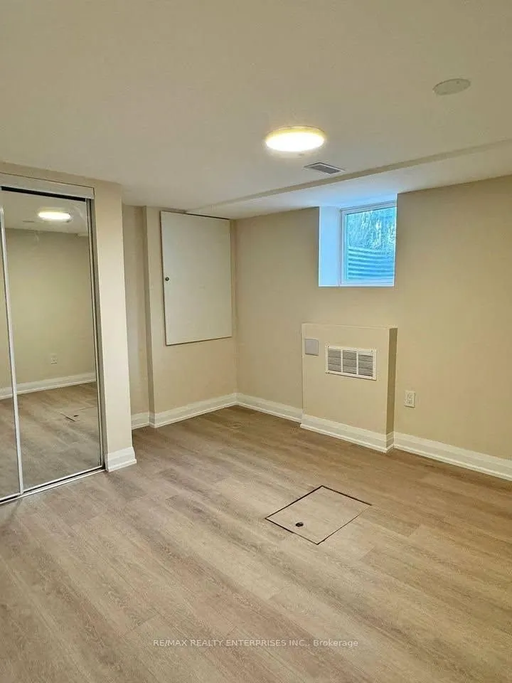 60 Wakelin Terrace #Lower - 1 Bedroom