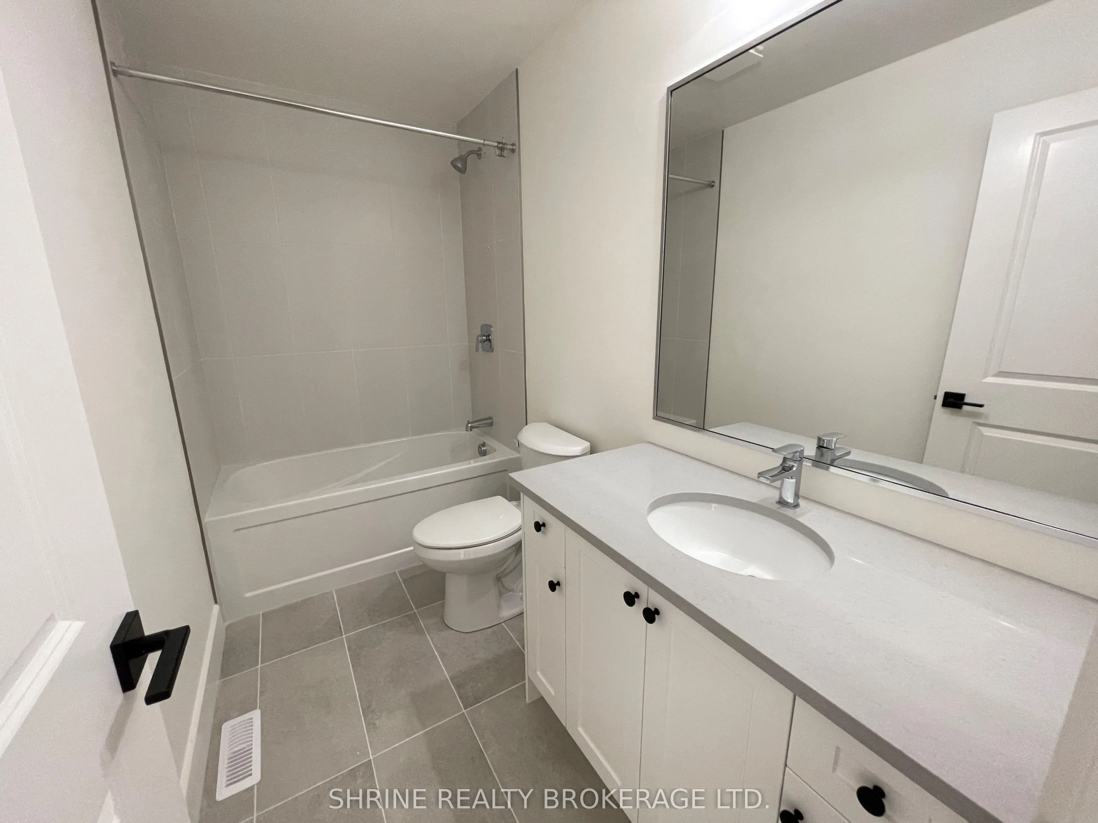 147 Scotts Avenue #24